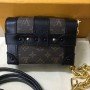 LV ESSENTIAL TRUNK M68566