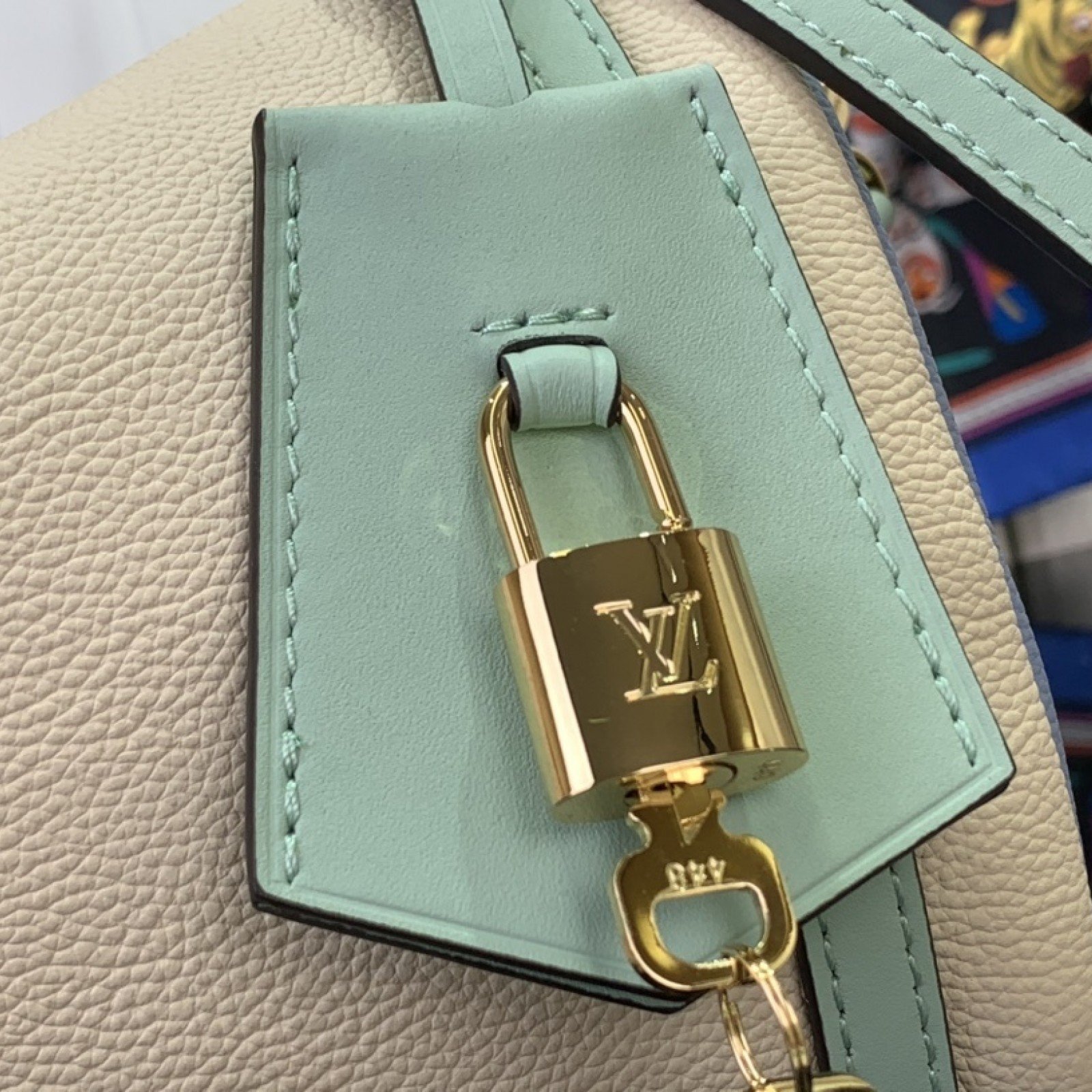 LV EXPRESS  m26905