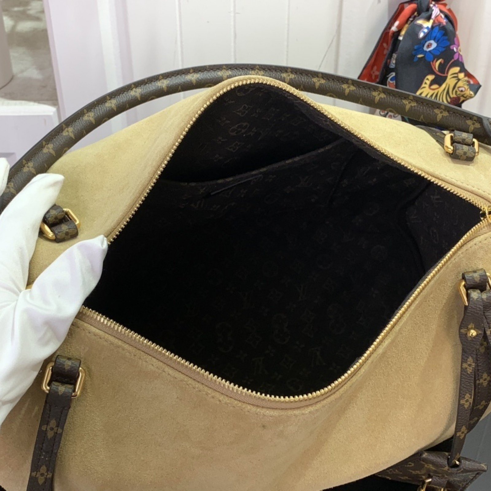 LV EXPRESS m26358