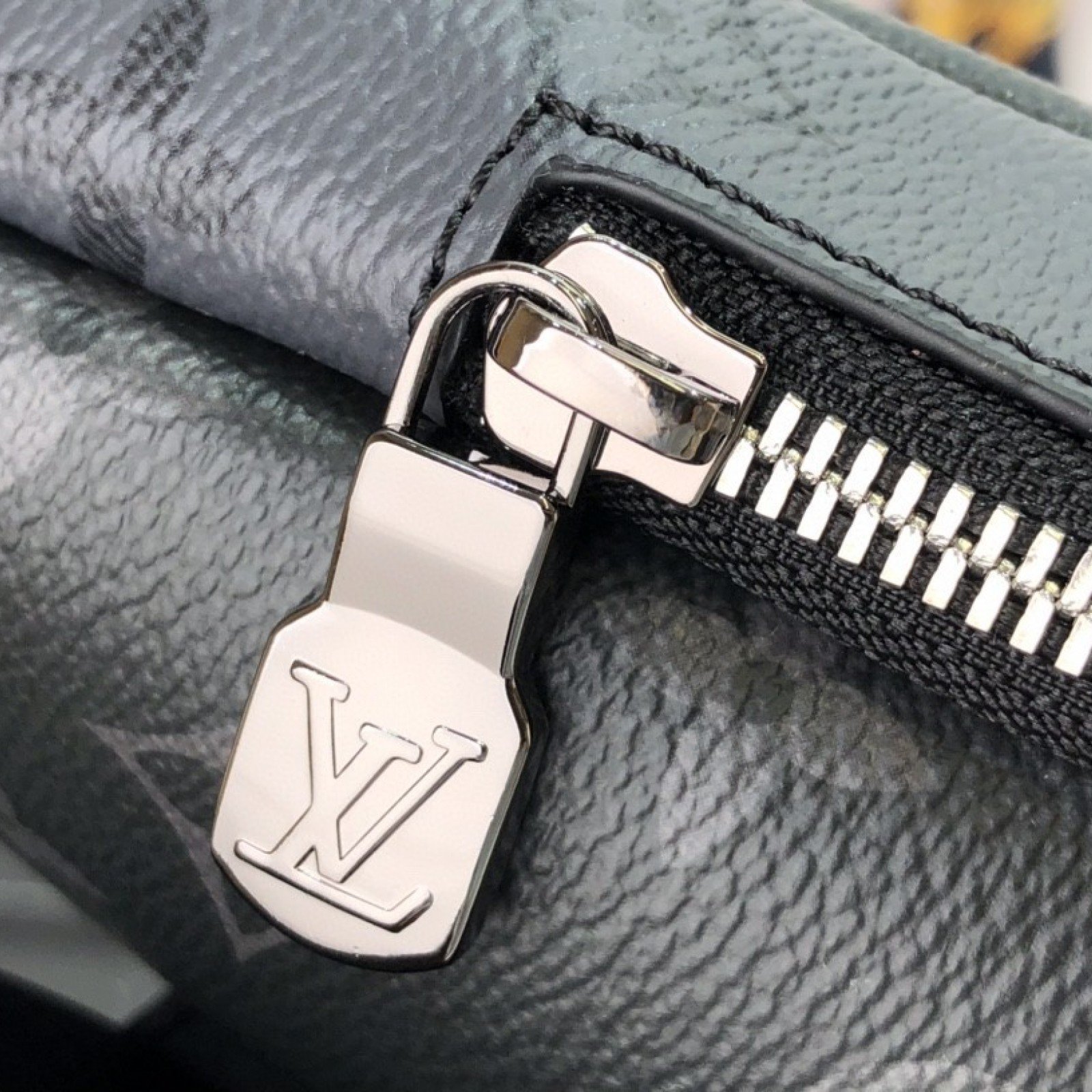 LV FLAP DOUBLE PHONE POUCH M81005H