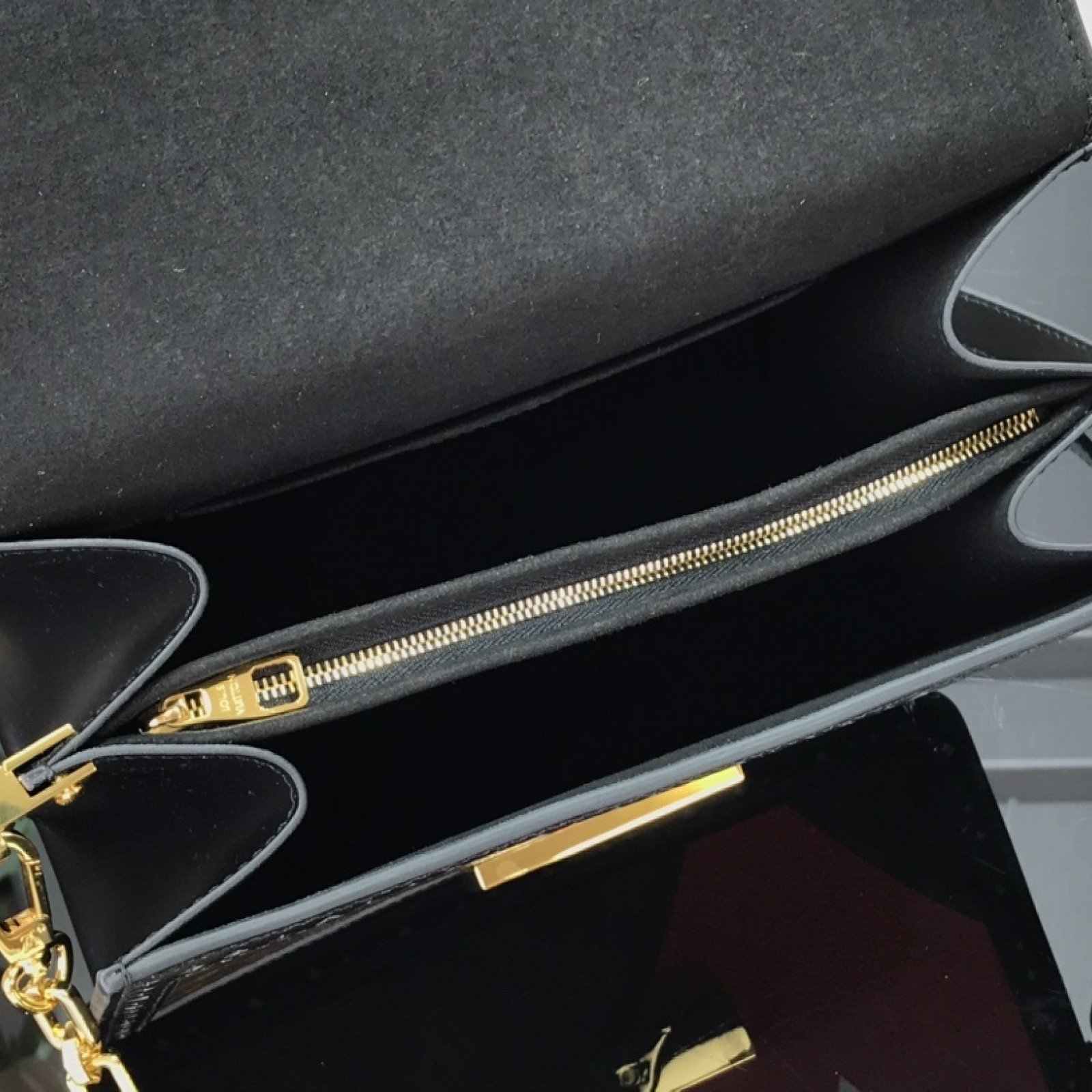 LV GAME ON DAUPHINE MM M57448