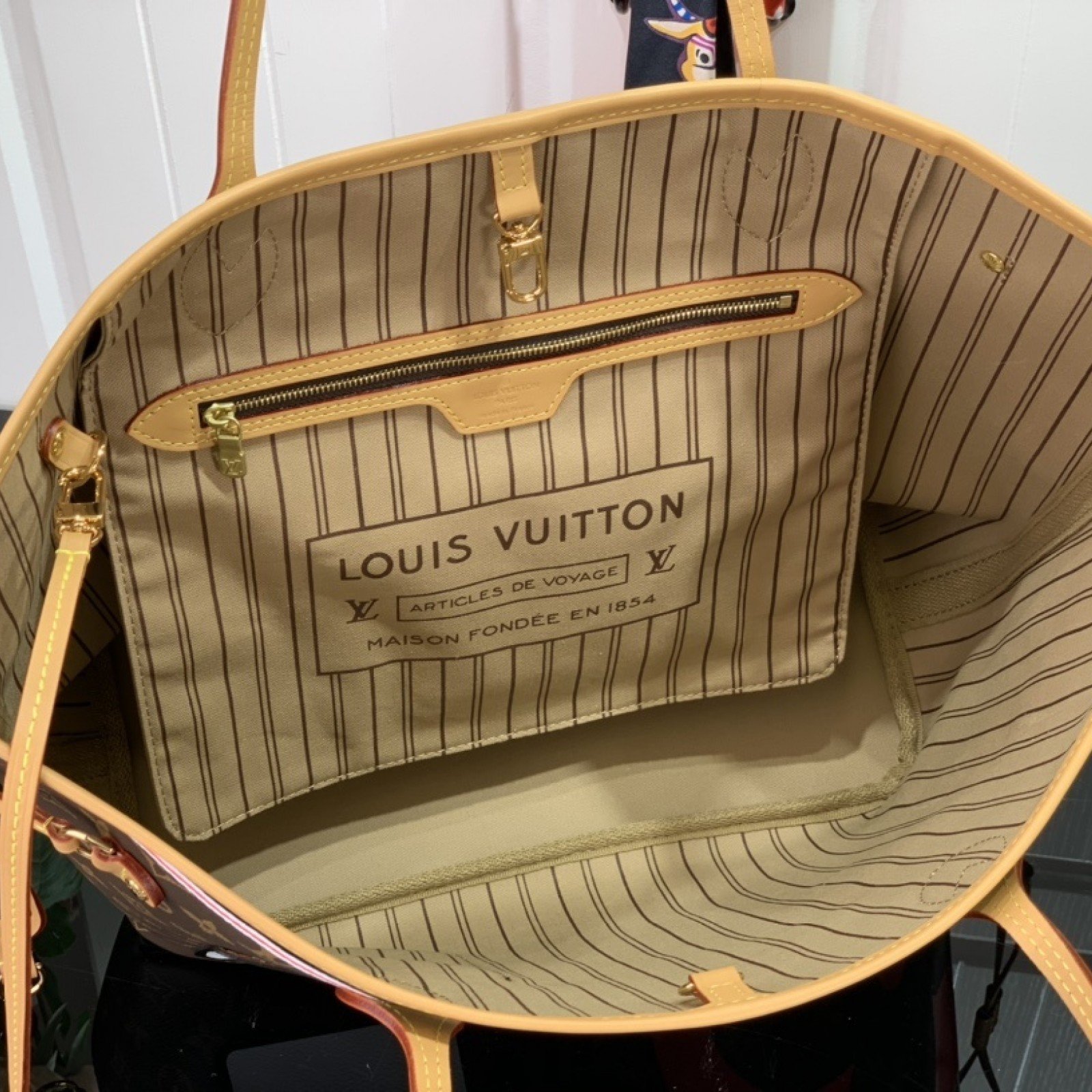 LV GAME ON NEVERFULL MM M57452