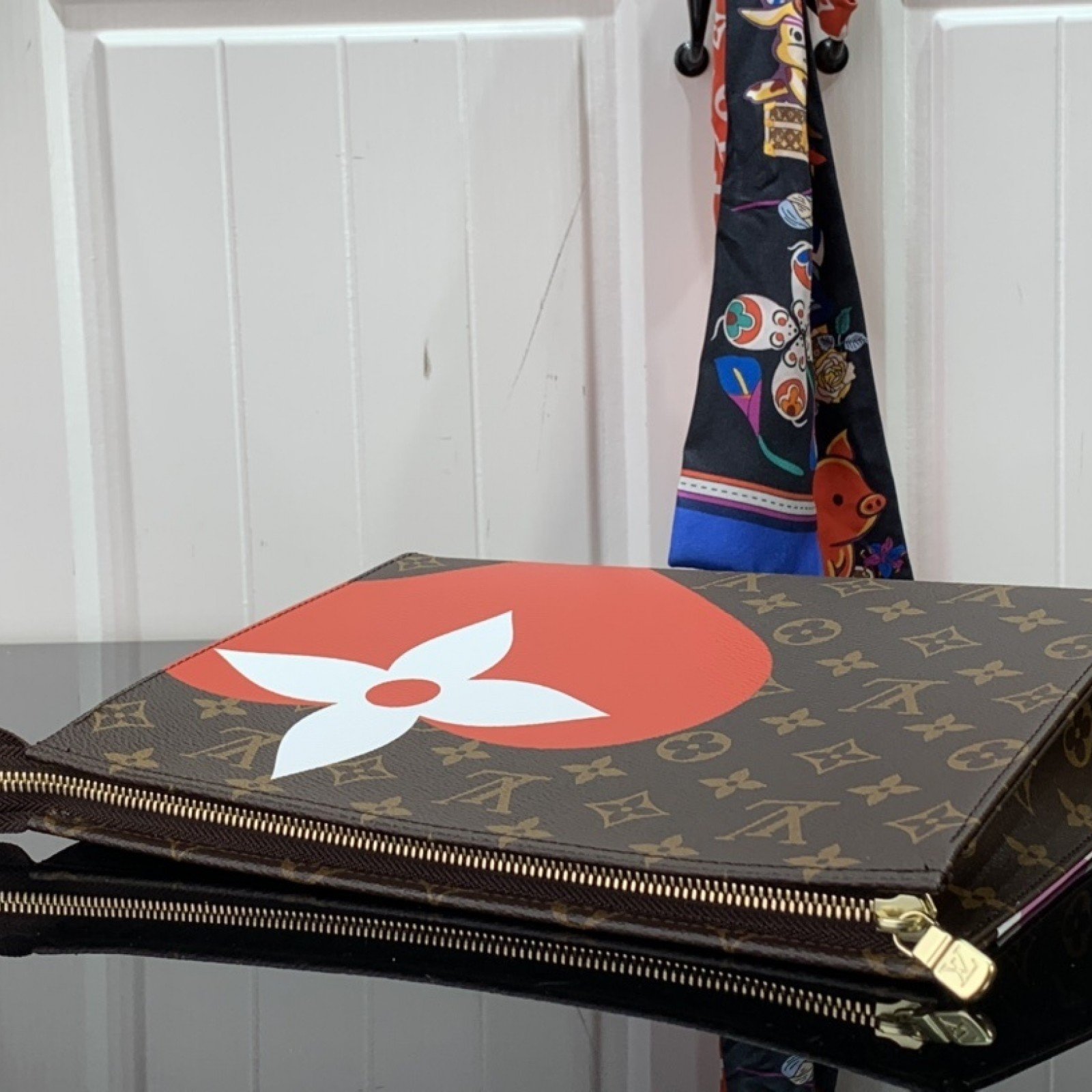 LV GAME ON TOILETRY POUCH 26 M80282