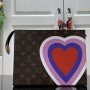 LV GAME ON TOILETRY POUCH 26 M80282