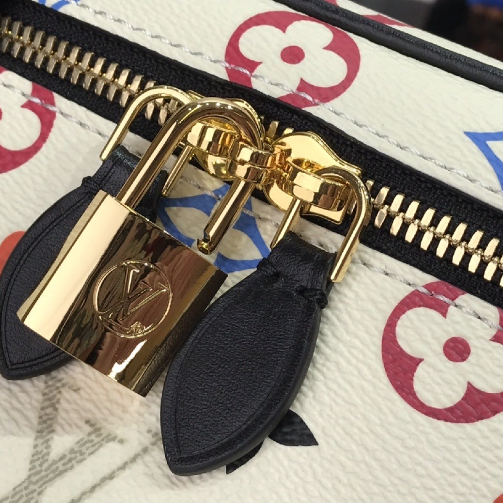 LV GAME ON VANITY PM M57482