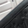 LV GASTON WEARABLE WALLET M81115