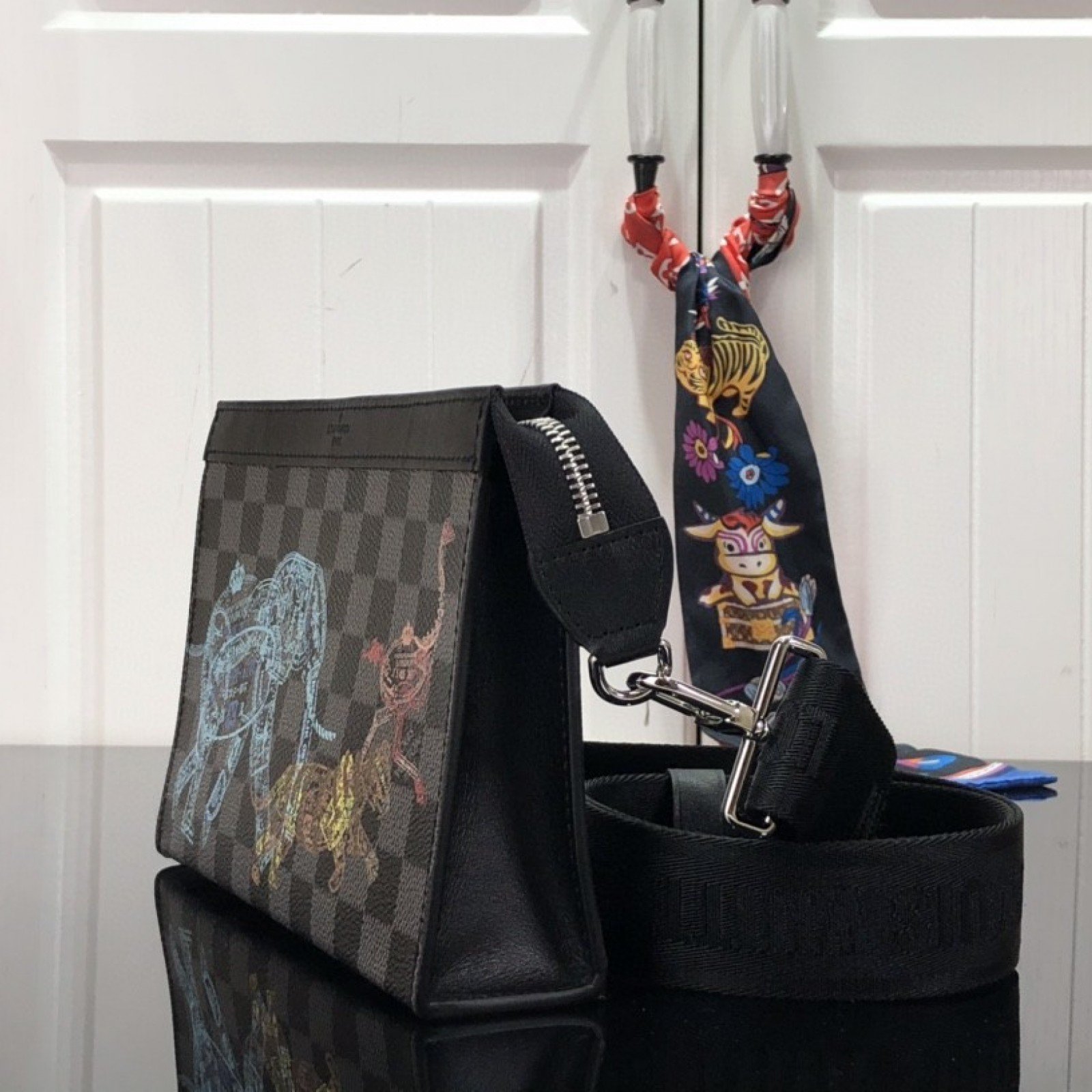 LV GASTON WEARABLE WALLET N64608
