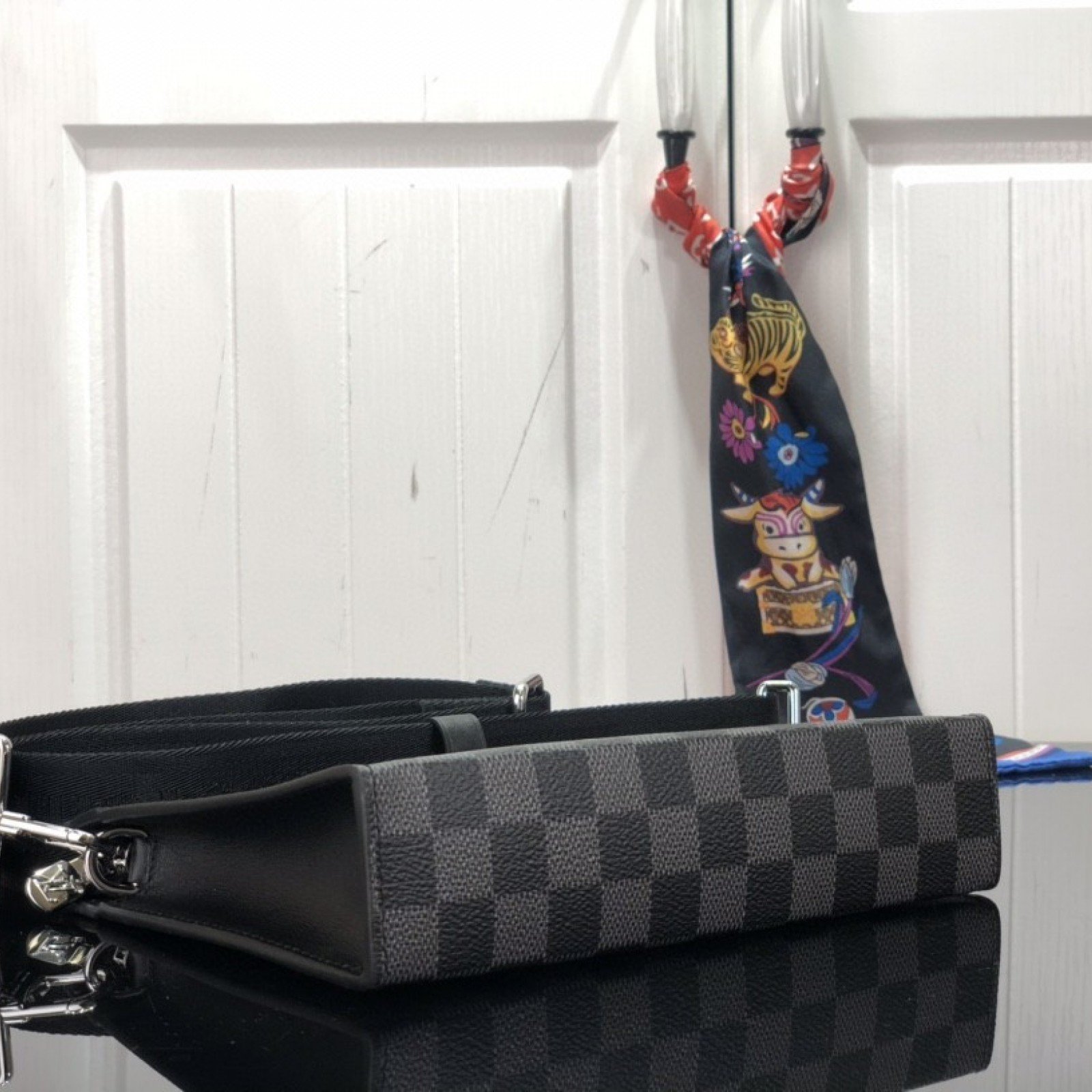 LV GASTON WEARABLE WALLET N64608