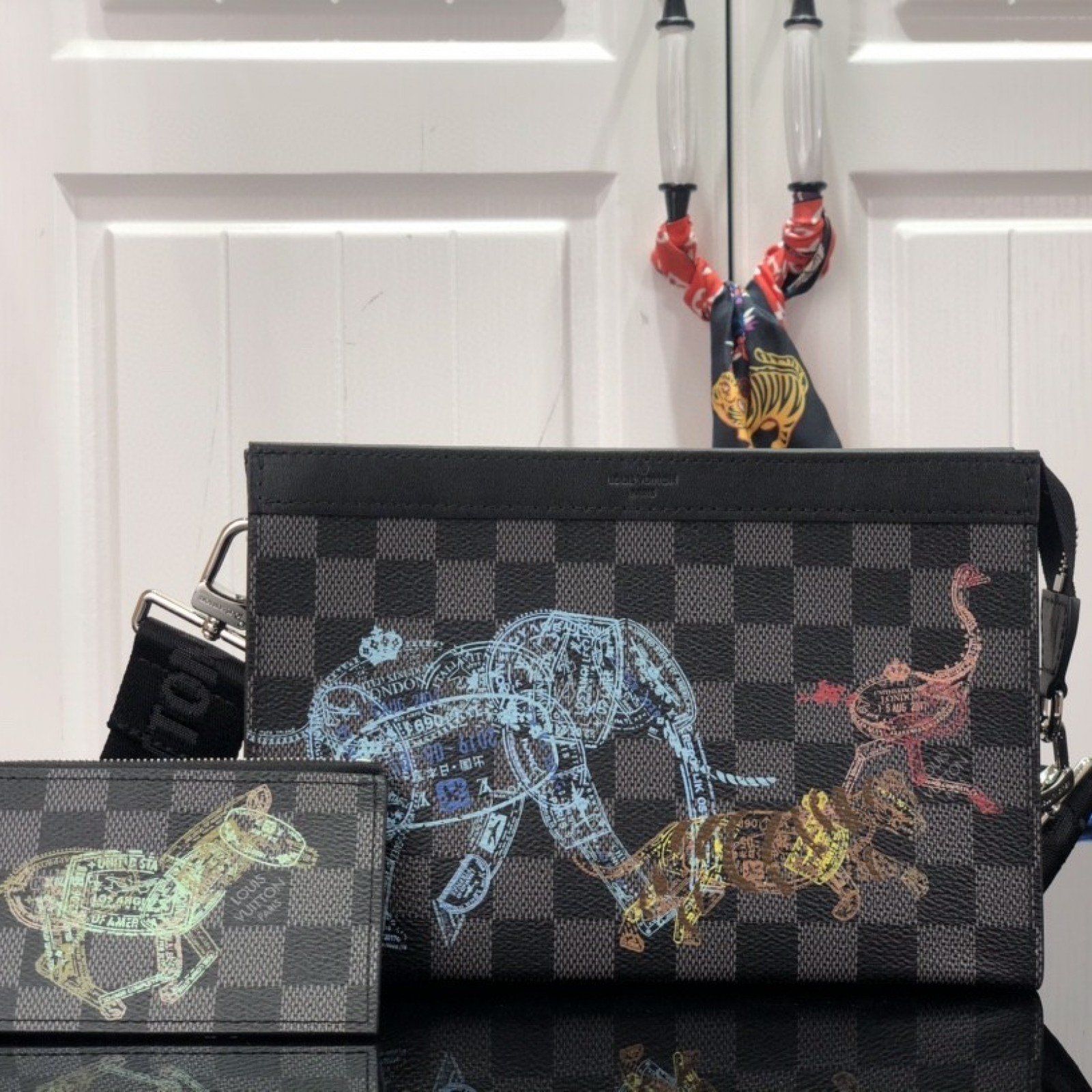 LV GASTON WEARABLE WALLET N64608