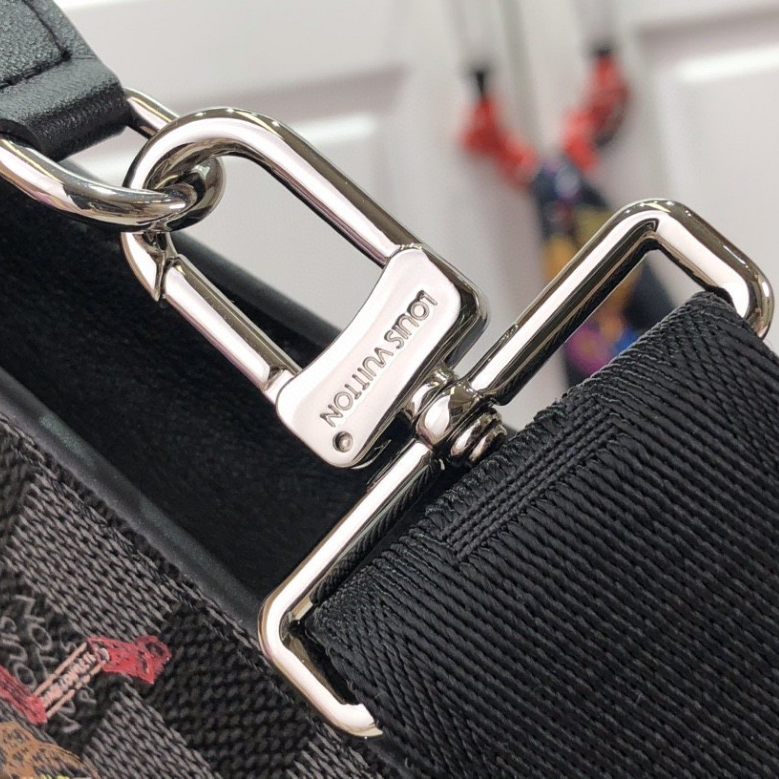 LV GASTON WEARABLE WALLET N64608