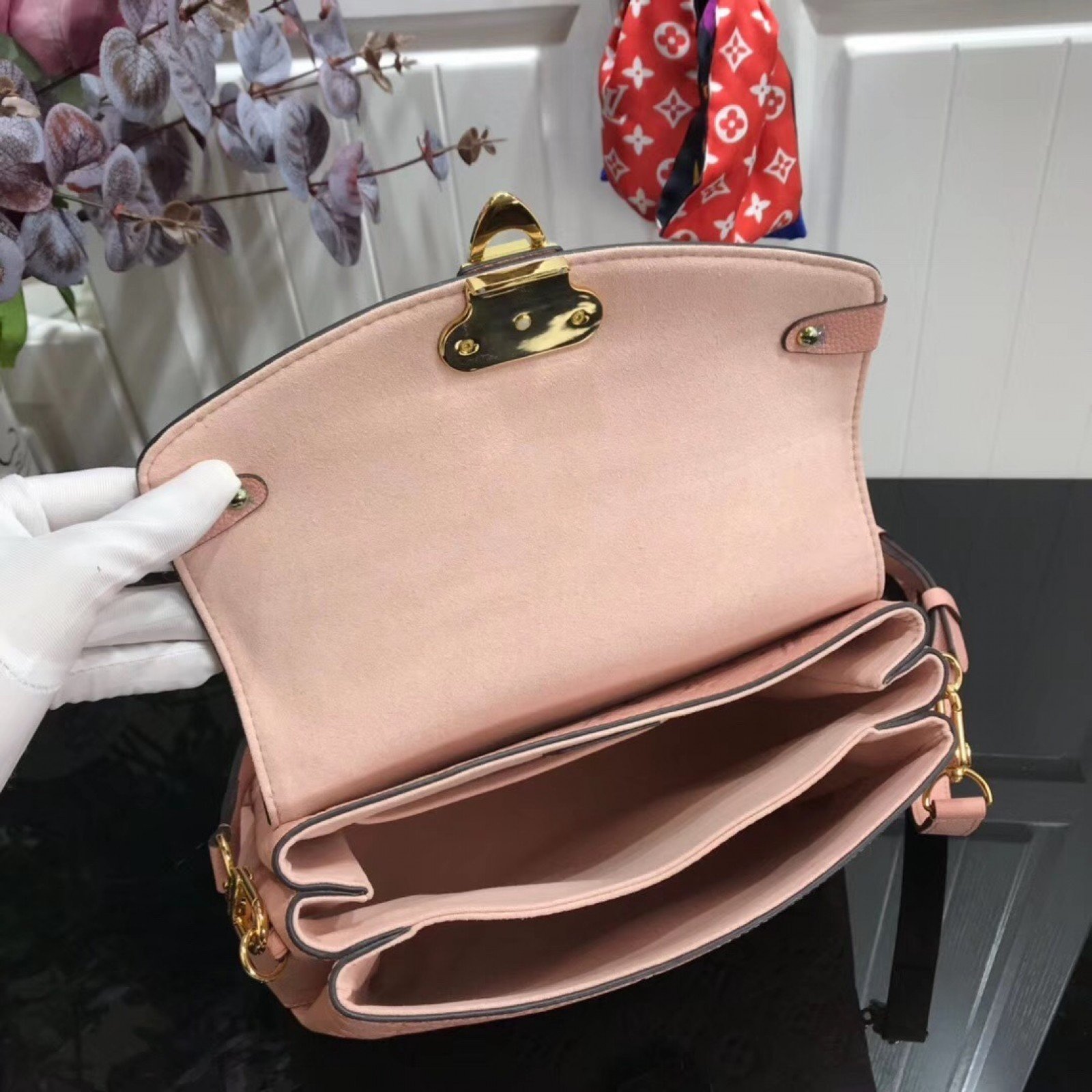 LV GEORGES BB  M53941