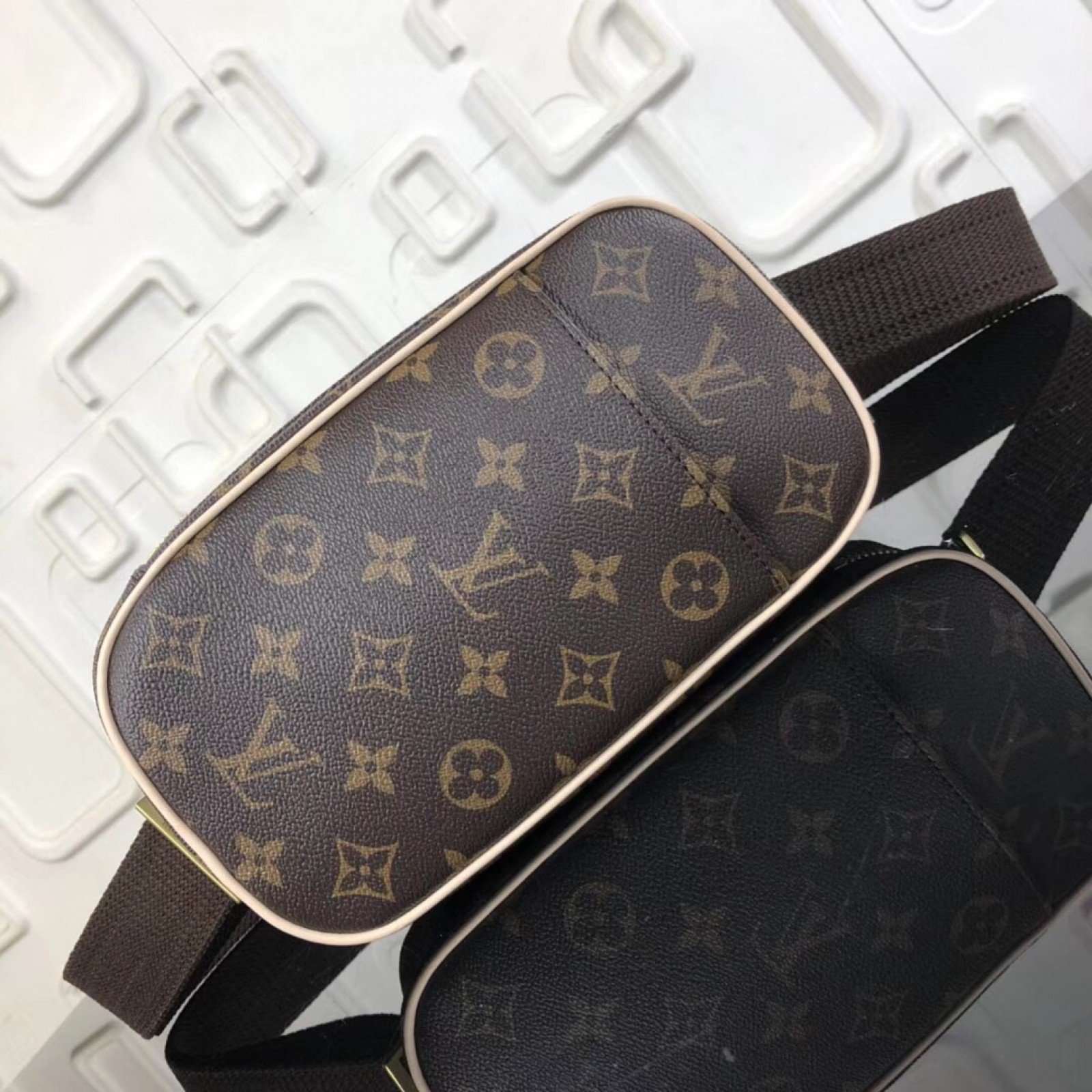 LV GERONIMOS Bag M51870