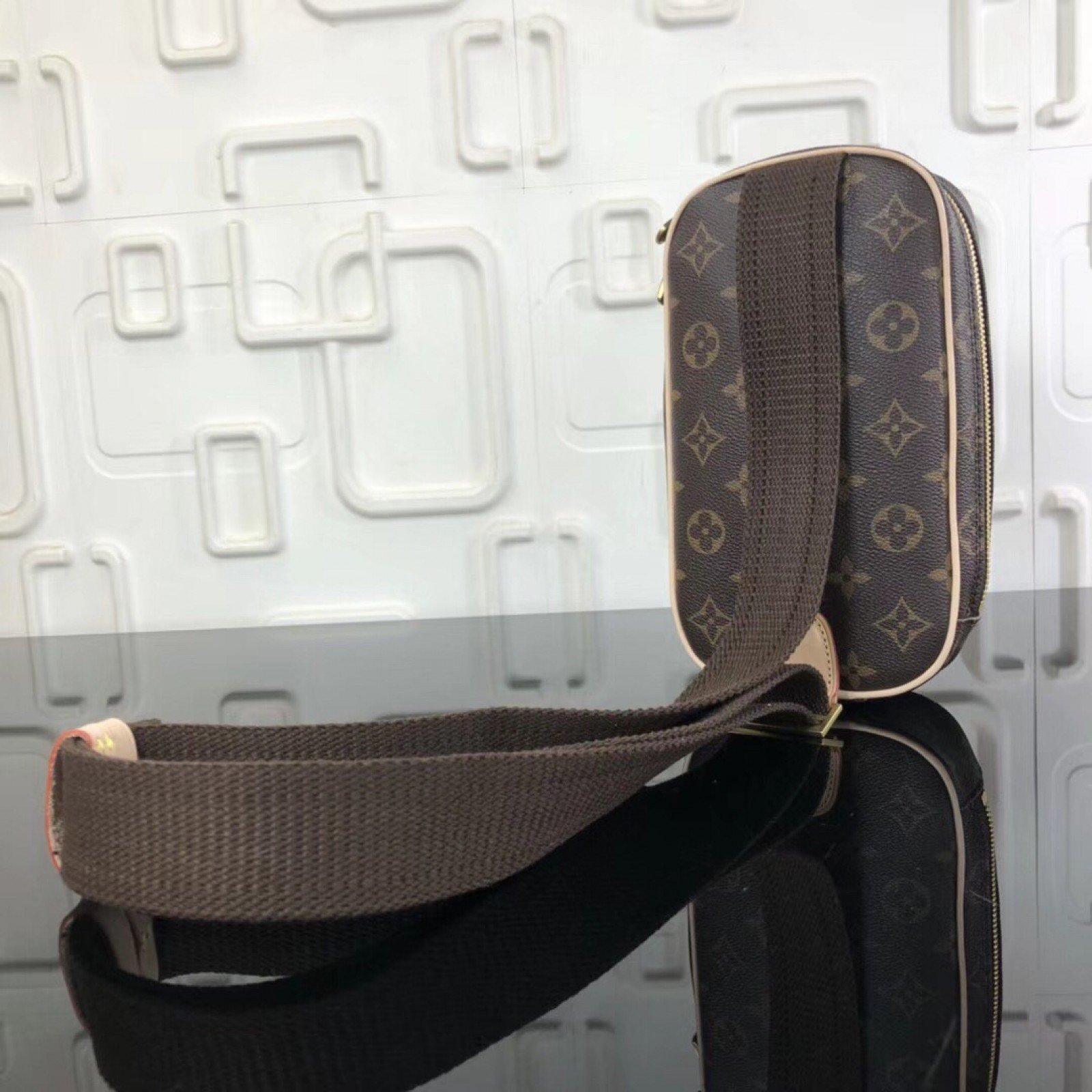 LV GERONIMOS Bag M51870