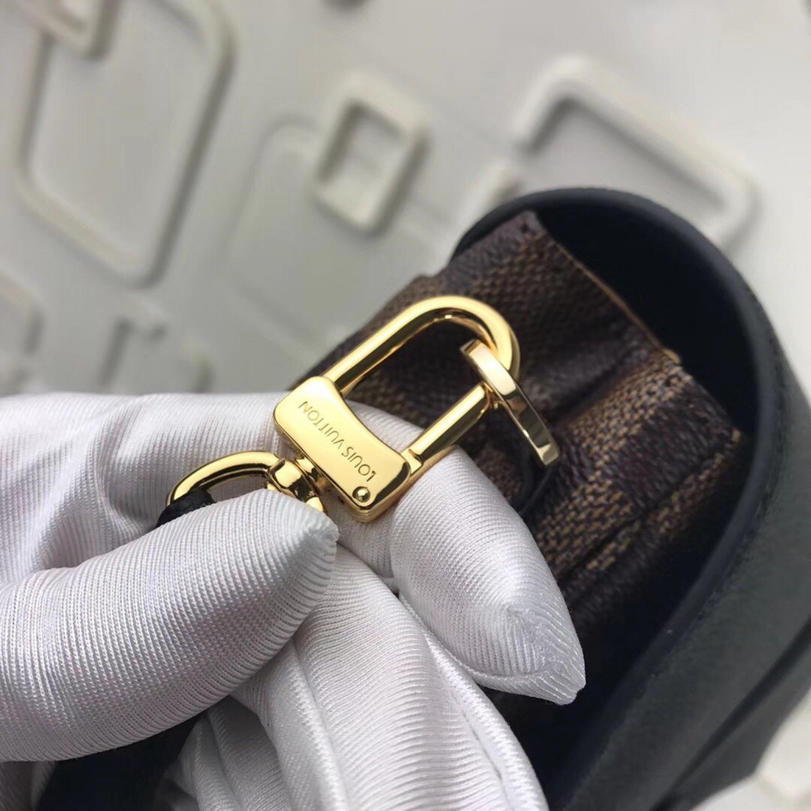 LV GLAPTON Bag N44243