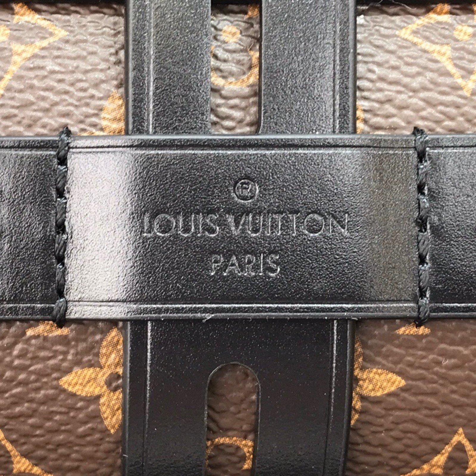 LV GLASSES CASE M43903