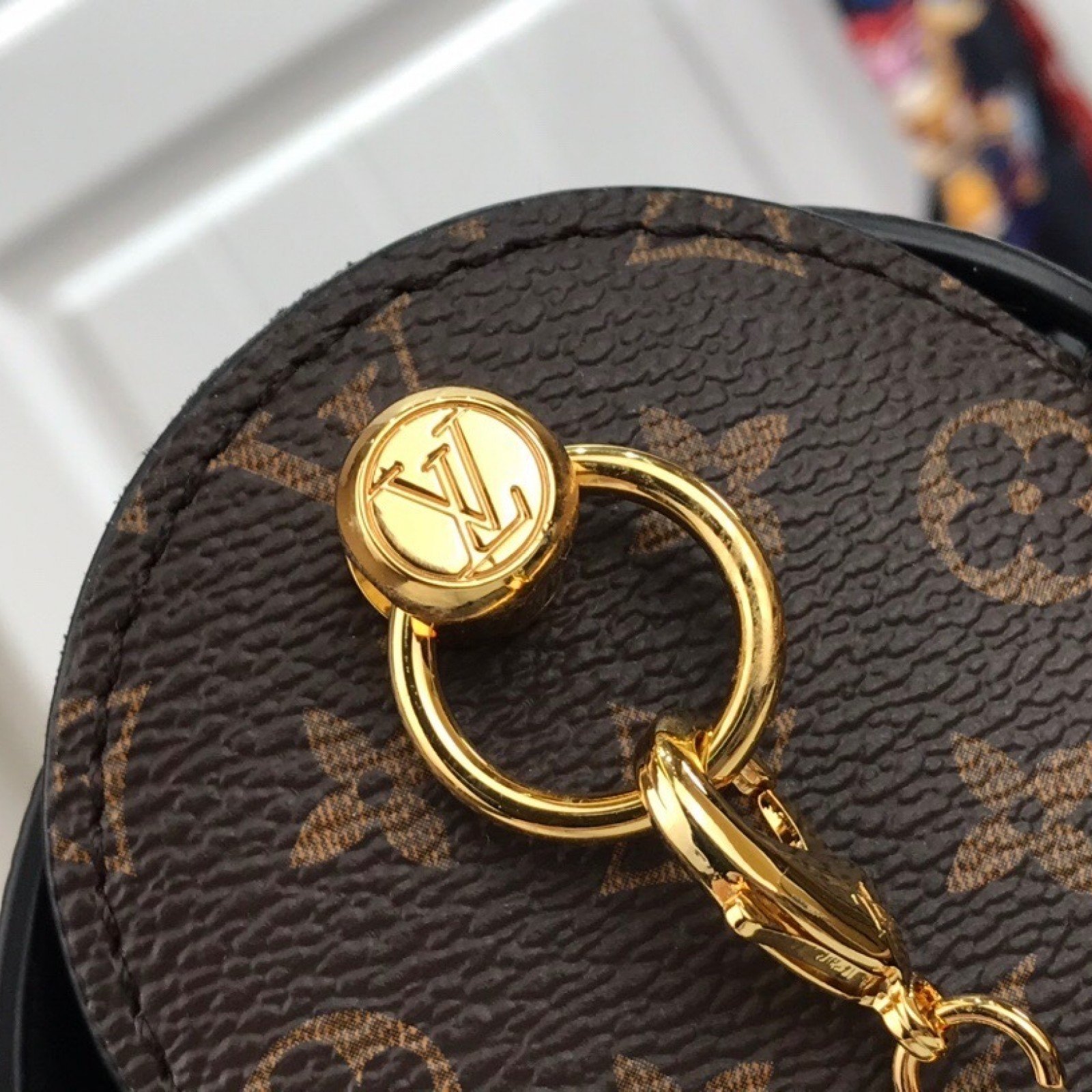 LV GLASSES CASE M43903
