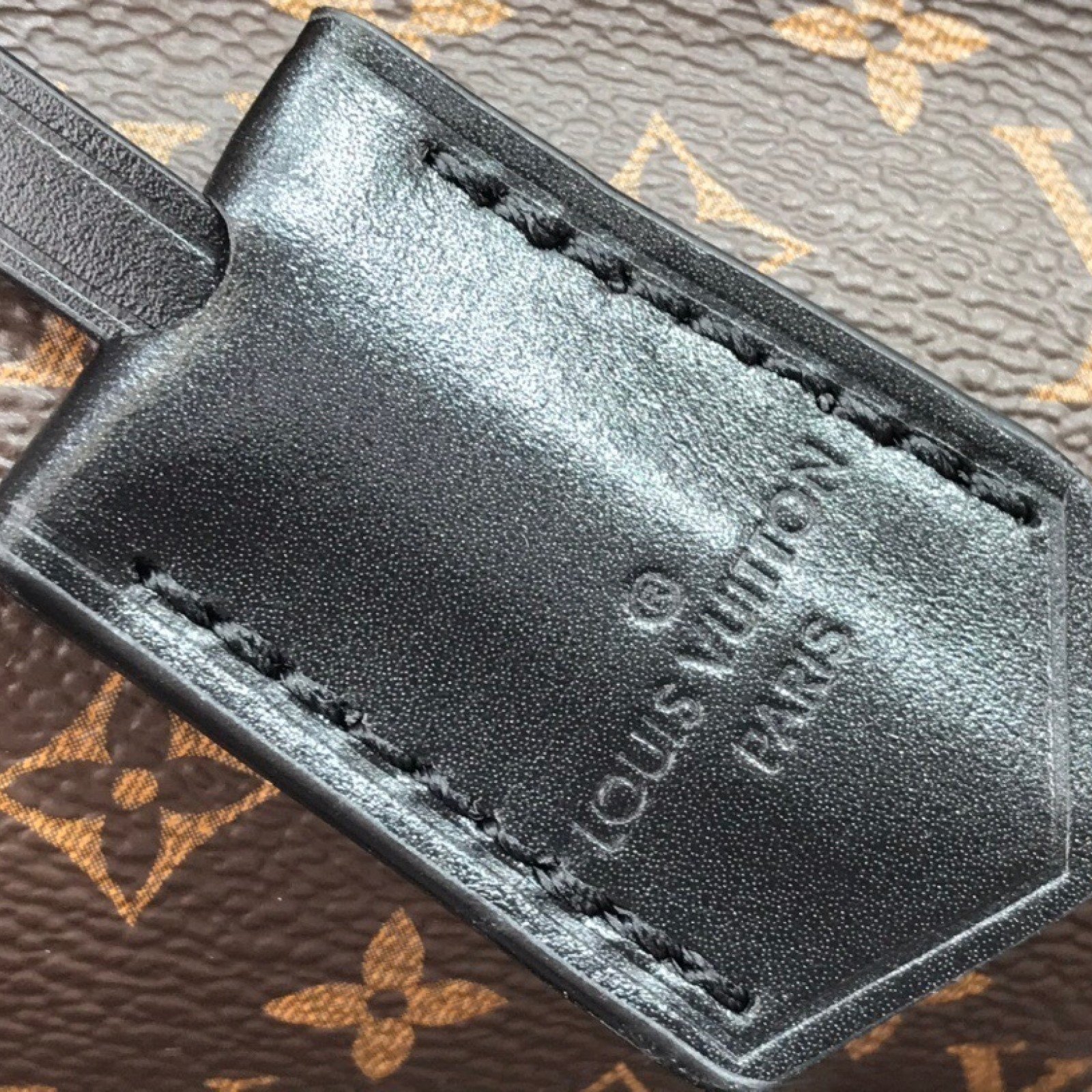 LV GLASSES CASE M43903