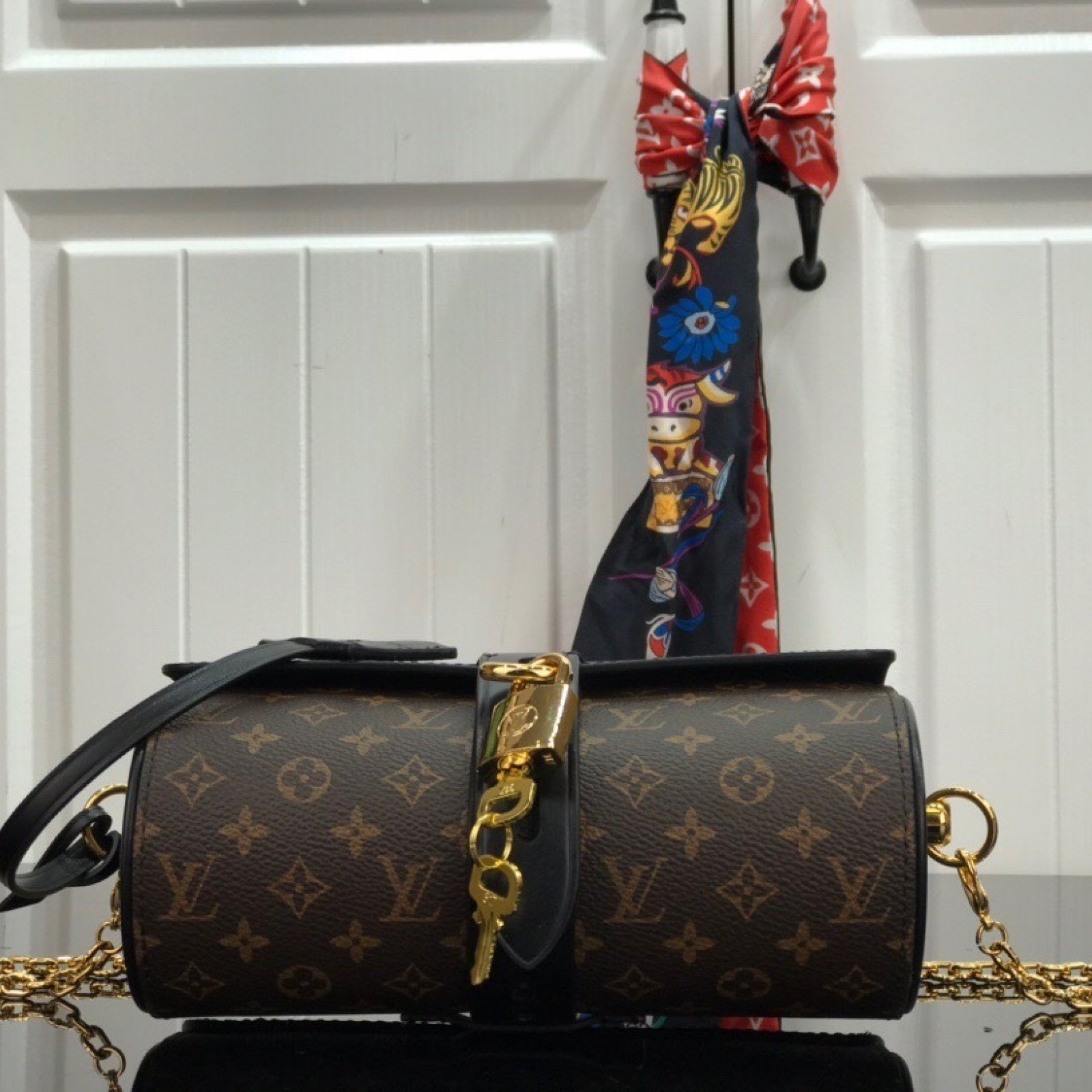 LV GLASSES CASE M43903