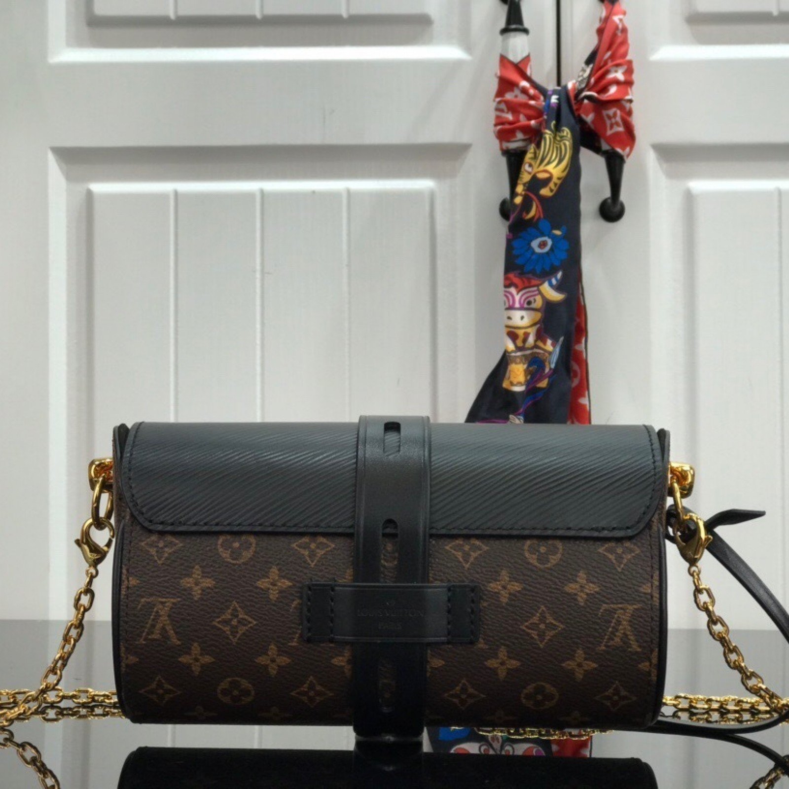 LV GLASSES CASE M43903