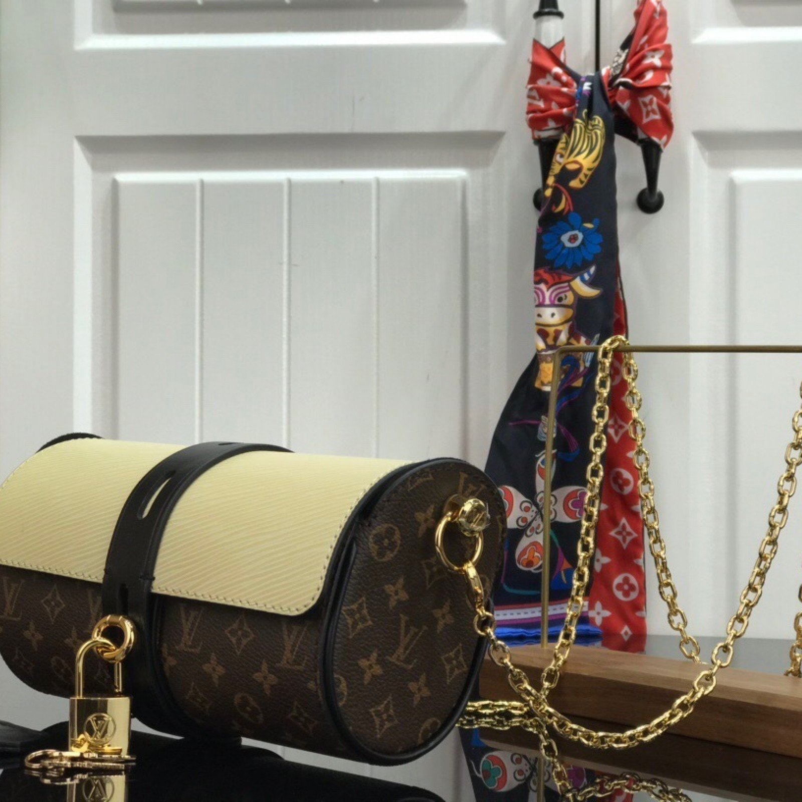 LV GLASSES CASE M43903