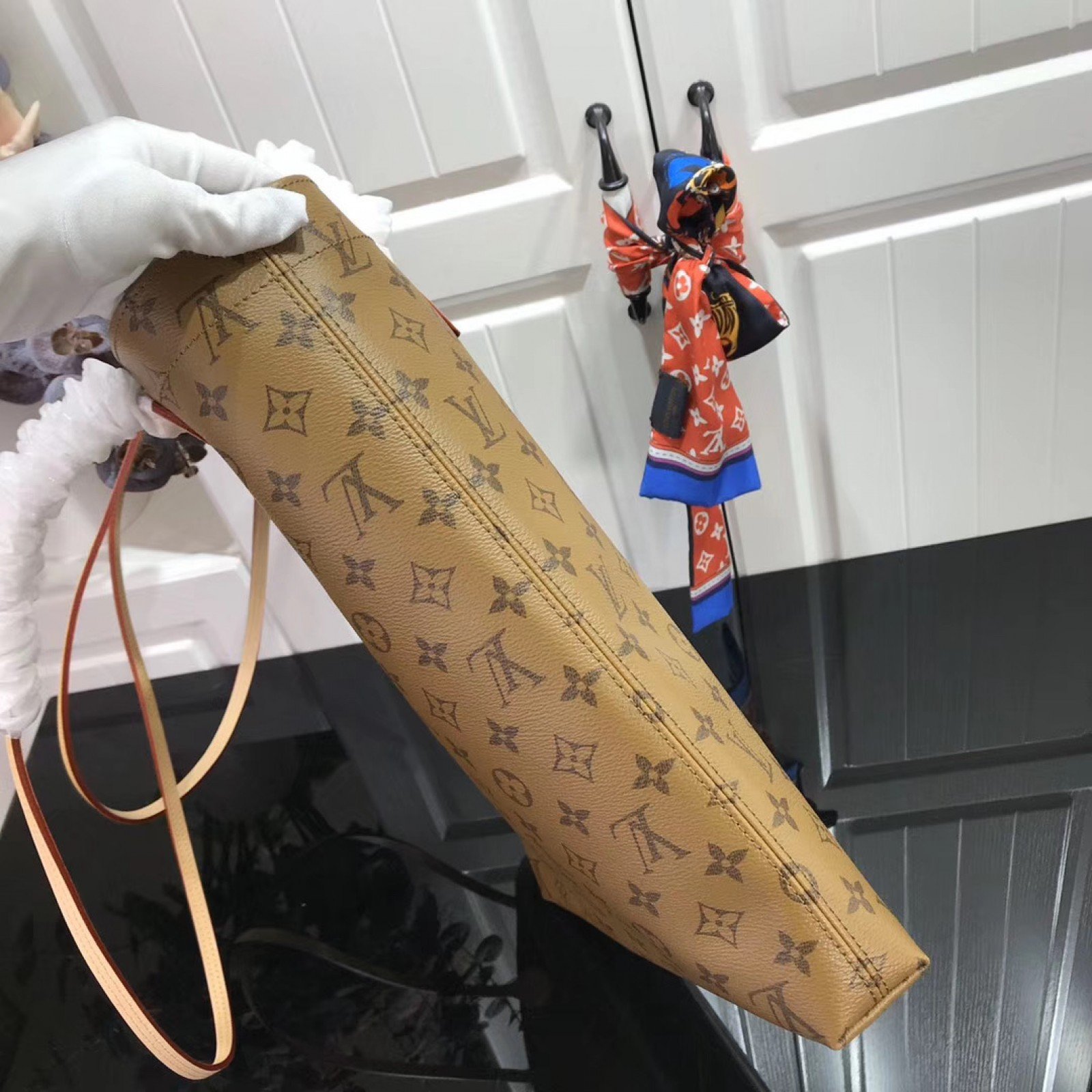 LV GRACEFUL BAG M44778