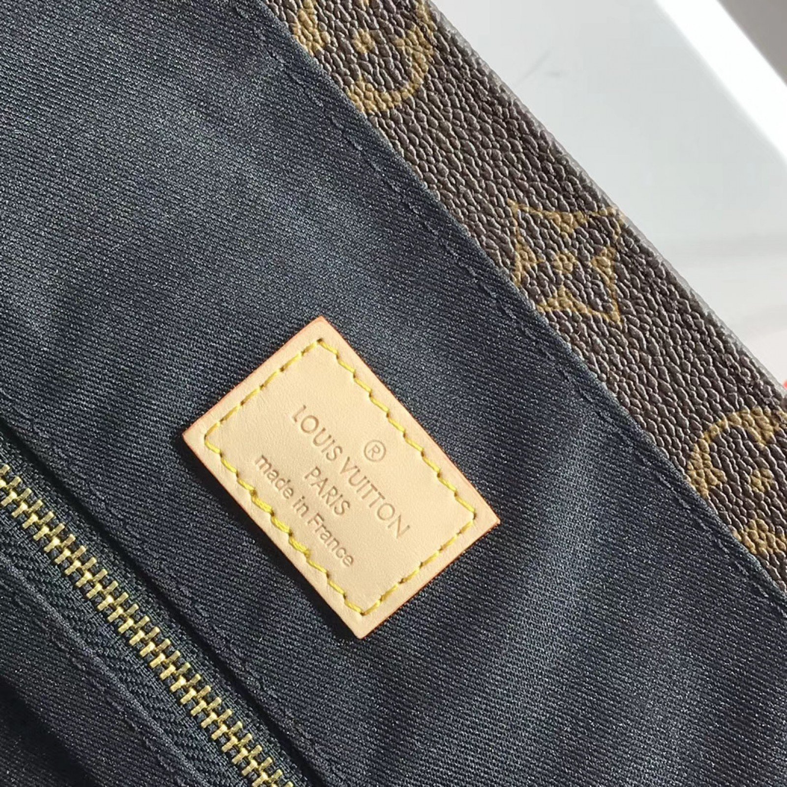 LV GRACEFUL BAG M44778