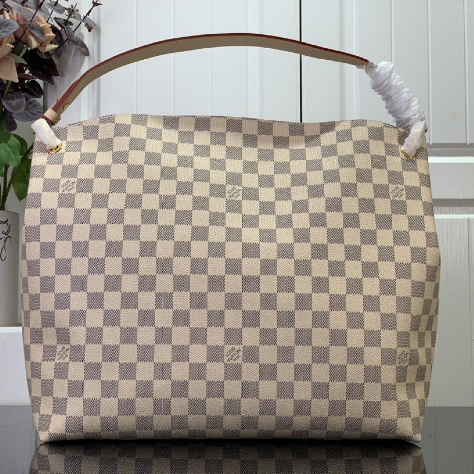 LV GRACEFUL N42233