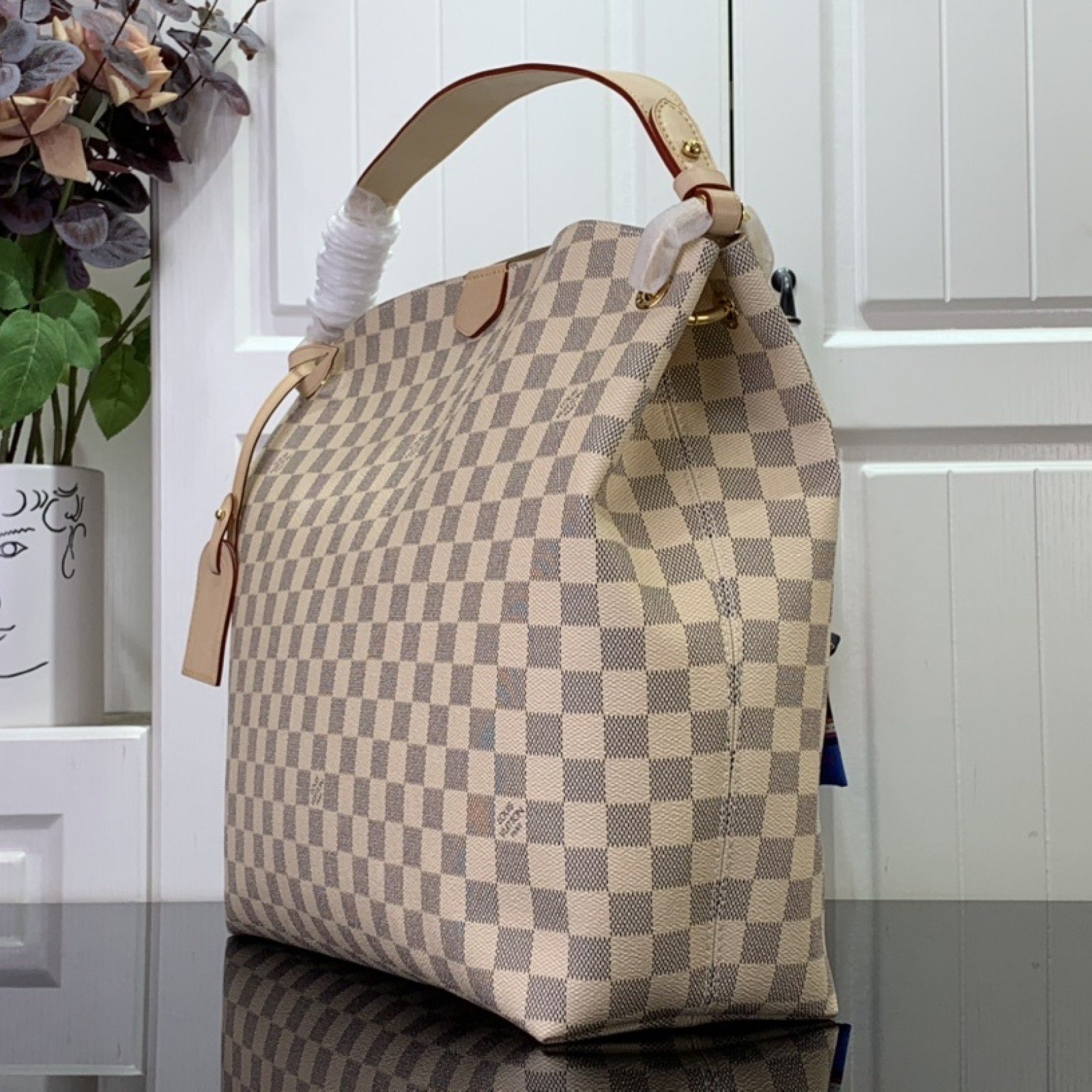 LV GRACEFUL N42233