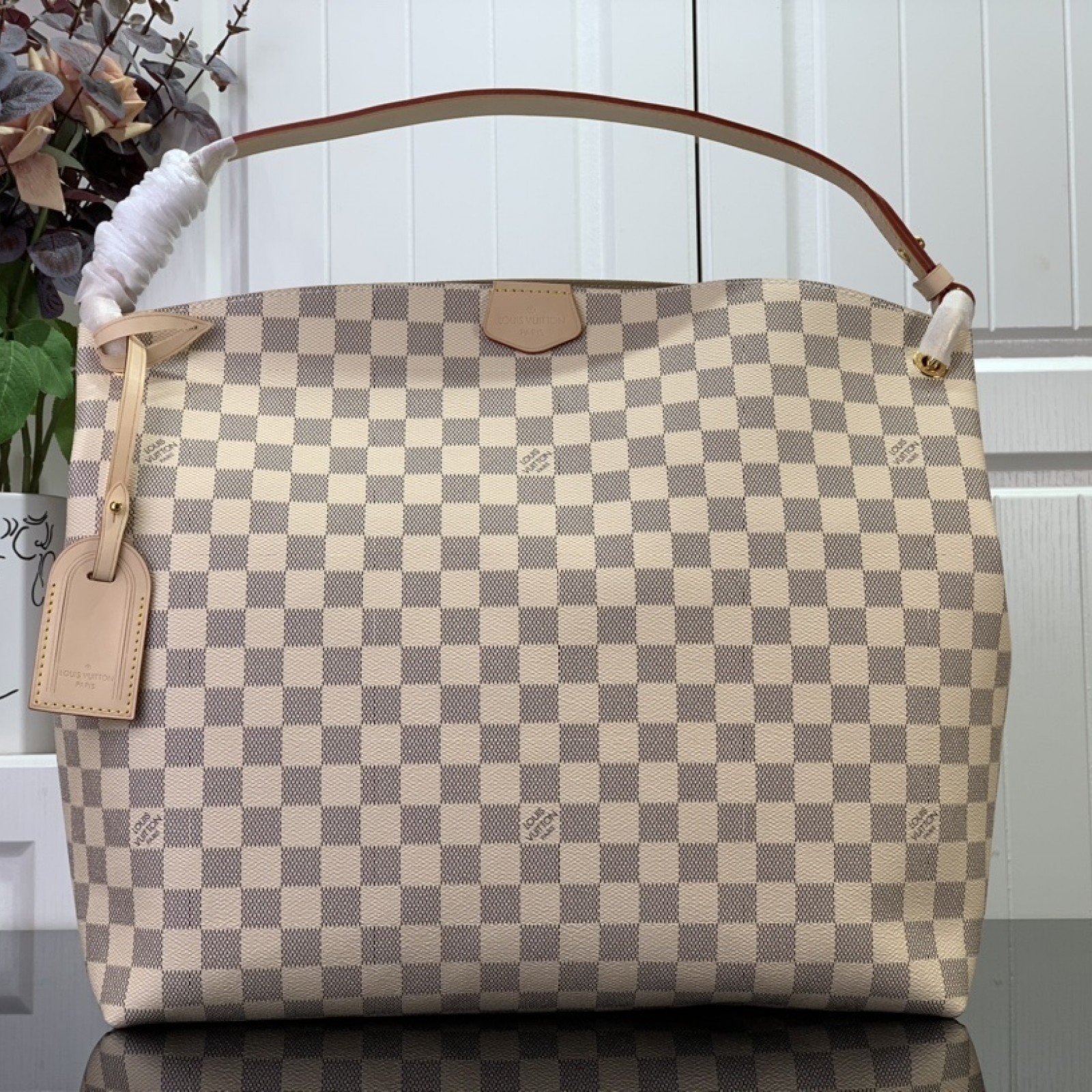 LV GRACEFUL N42233