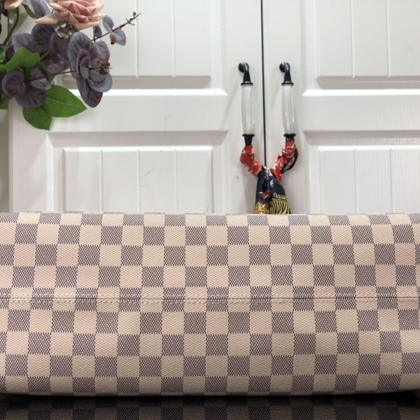 LV GRACEFUL N42233