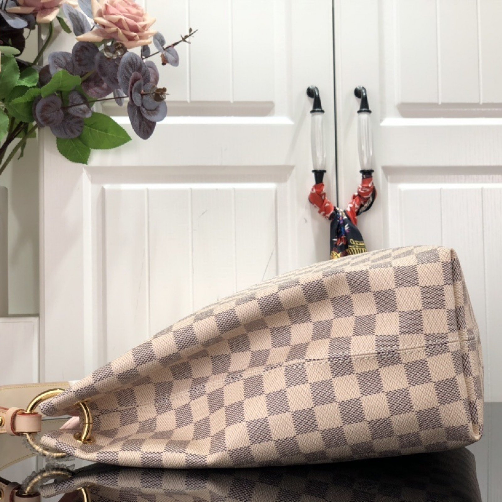 LV GRACEFUL N42233