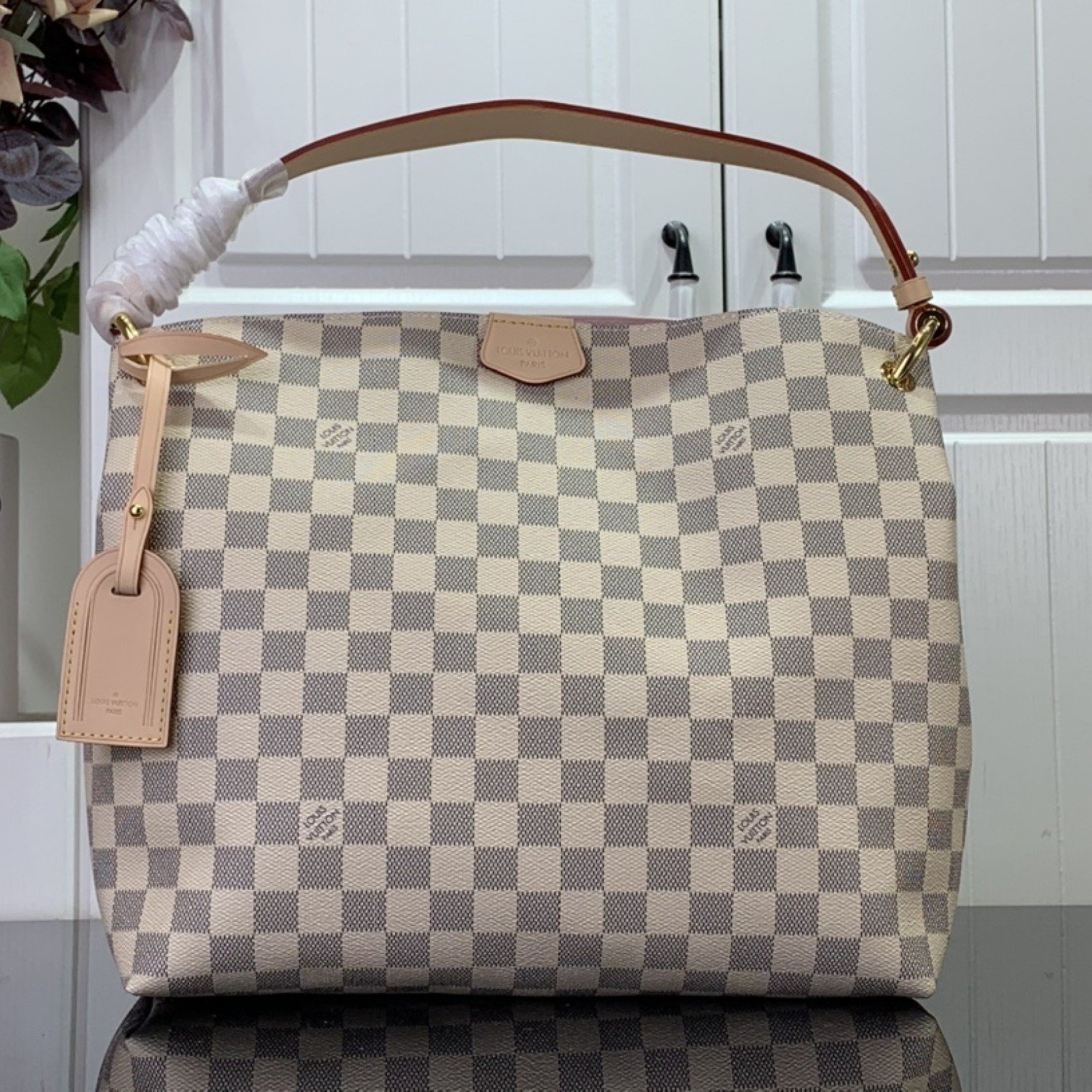 LV GRACEFUL N42233