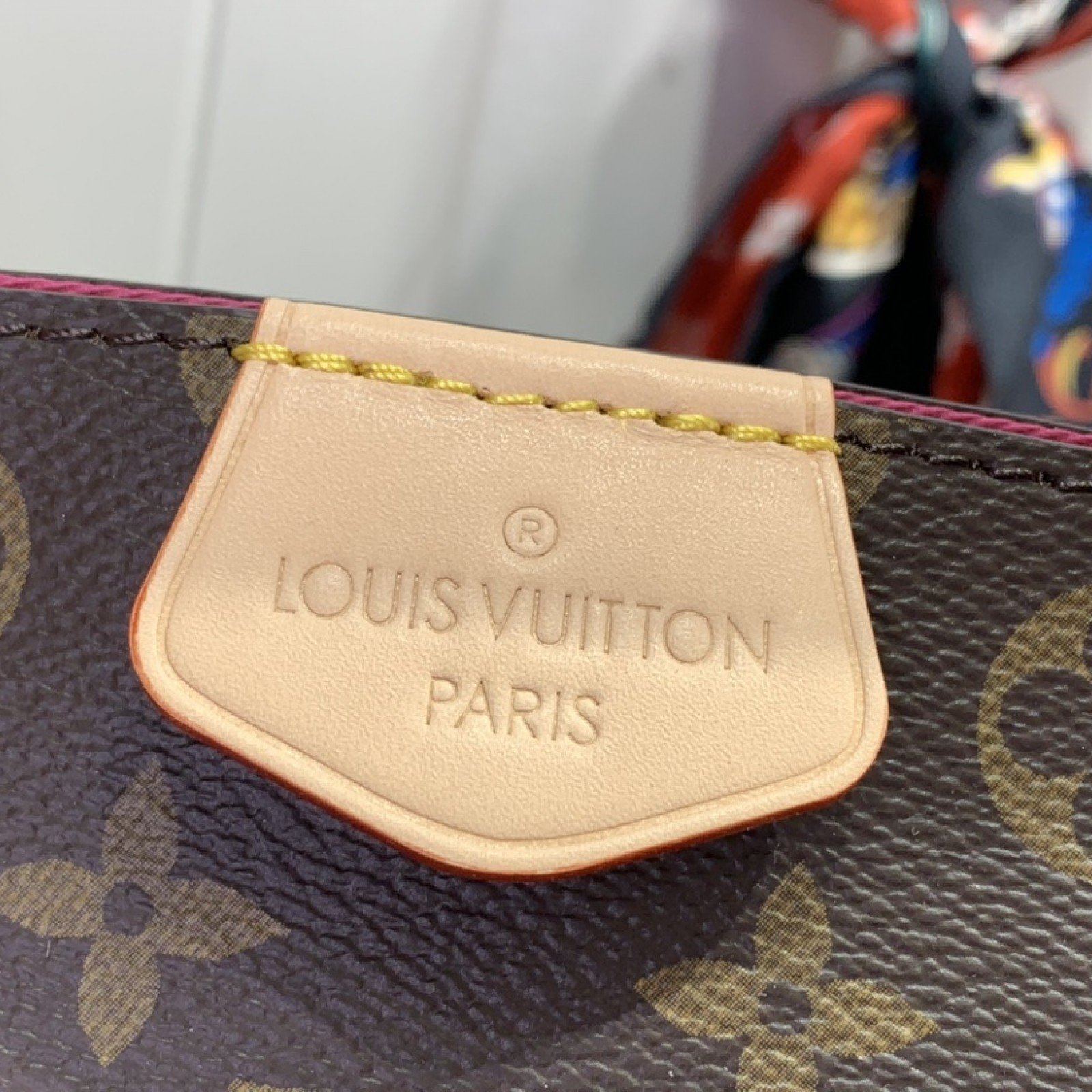 LV GRACEFUL m43700