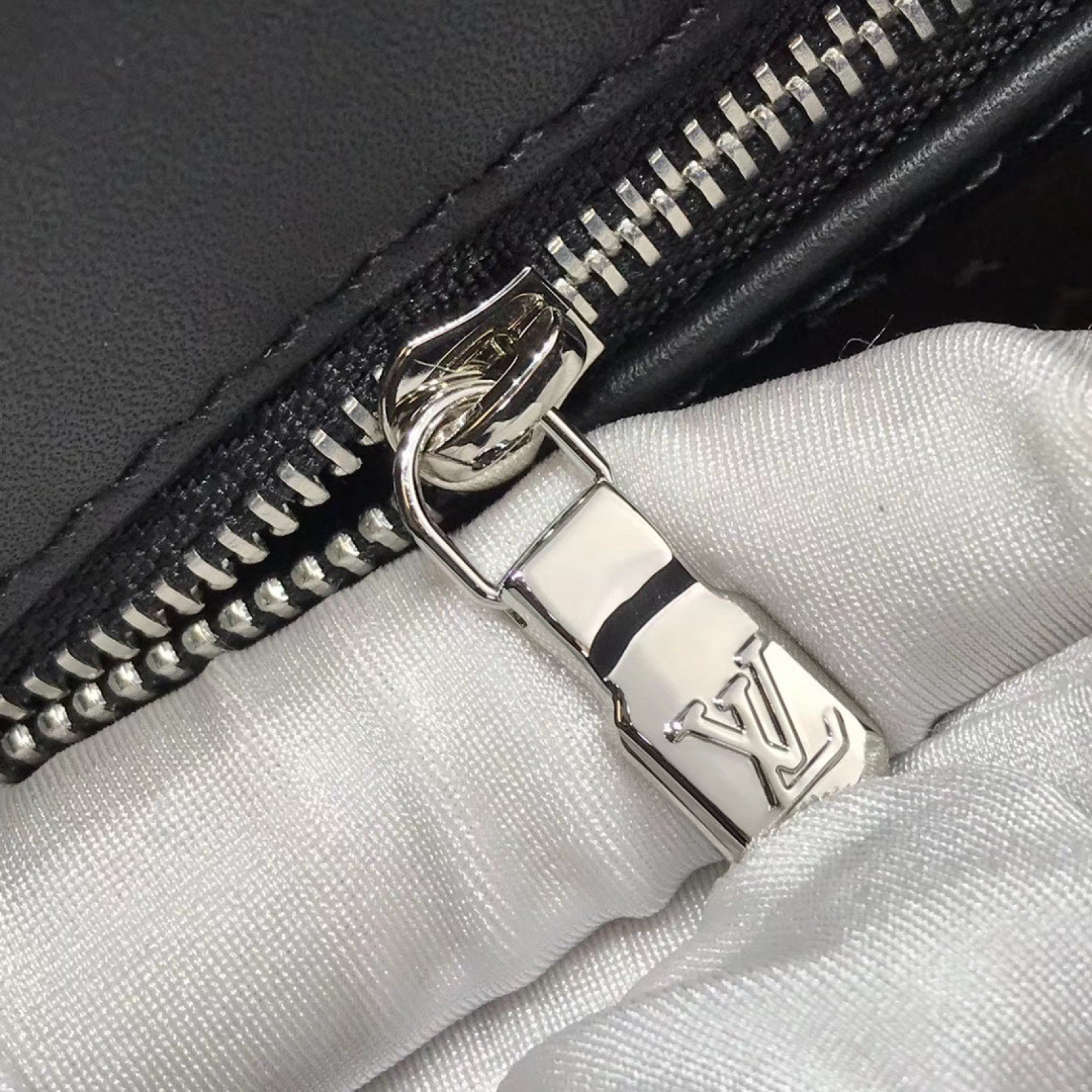LV GRAND SAC M55185