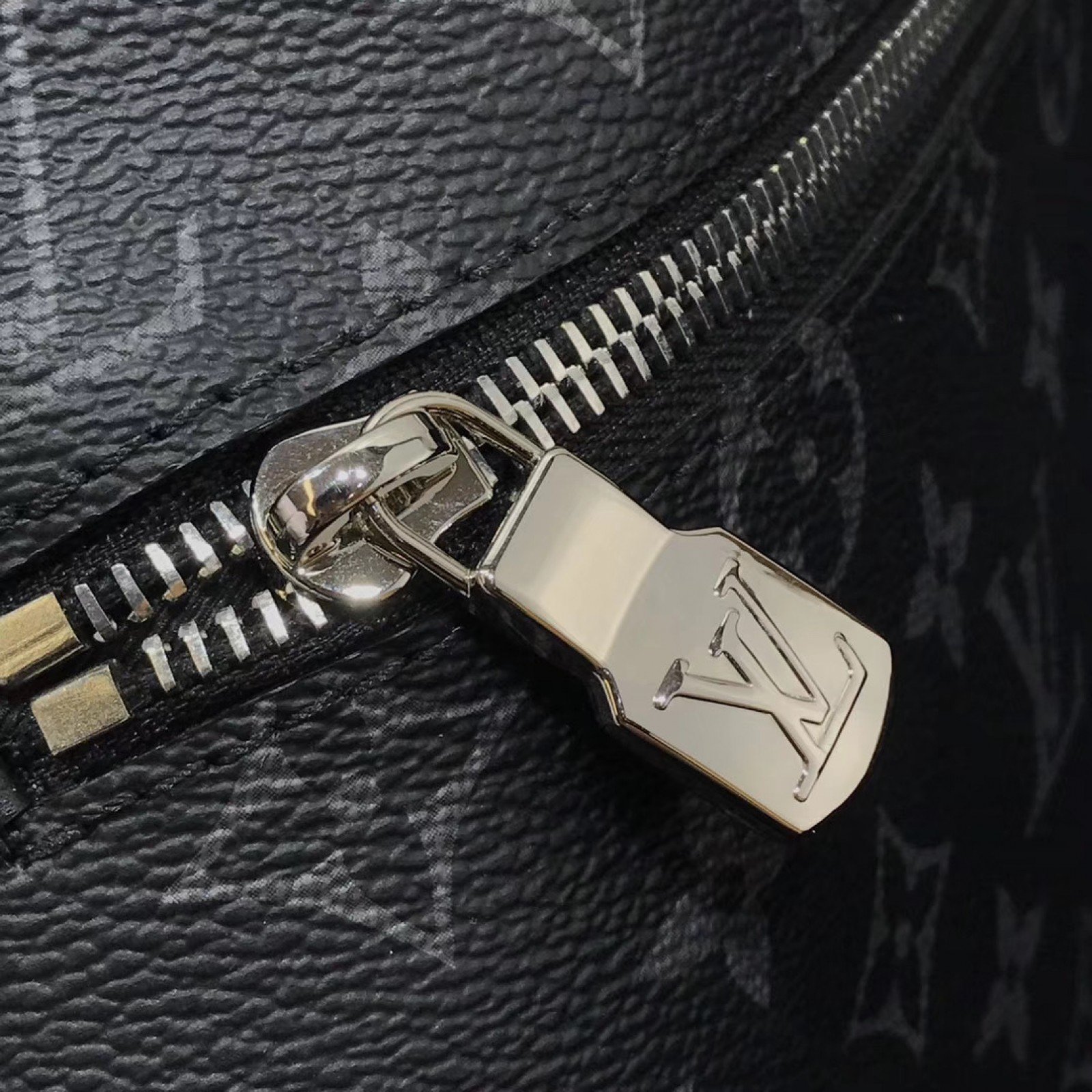 LV GRAND SAC M55185