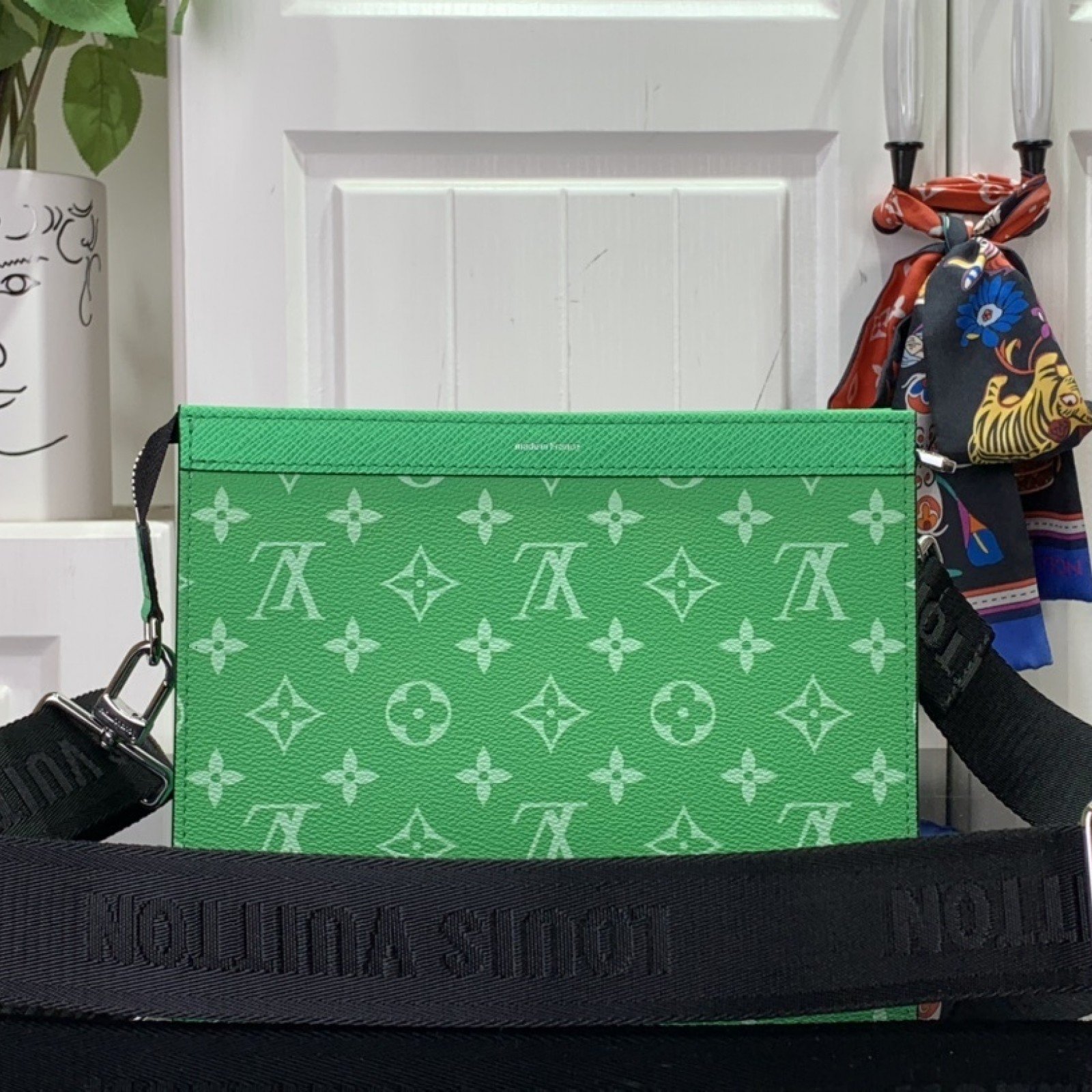 LV Gaston Wearable Wallet M83099
