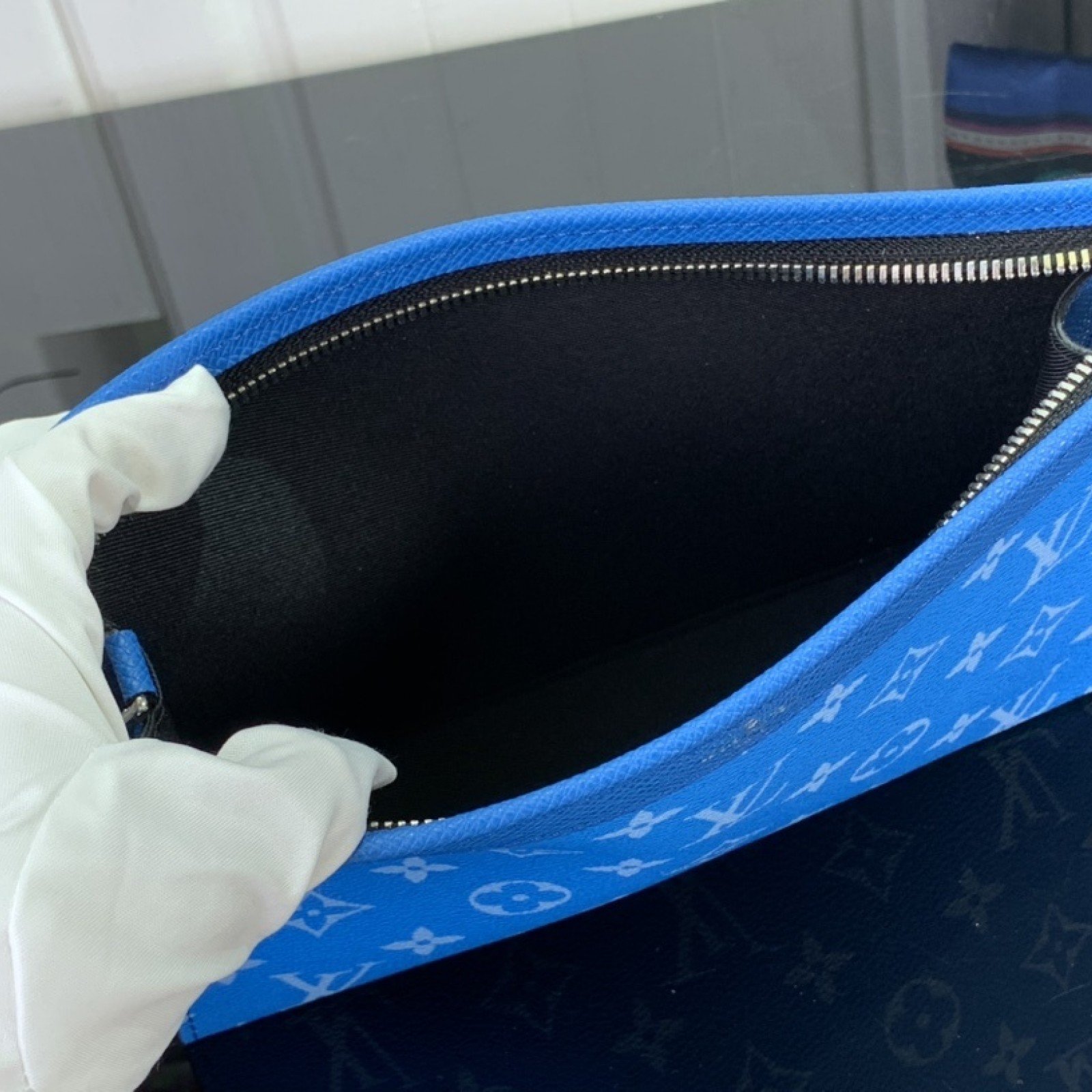 LV Gaston Wearable Wallet M83099