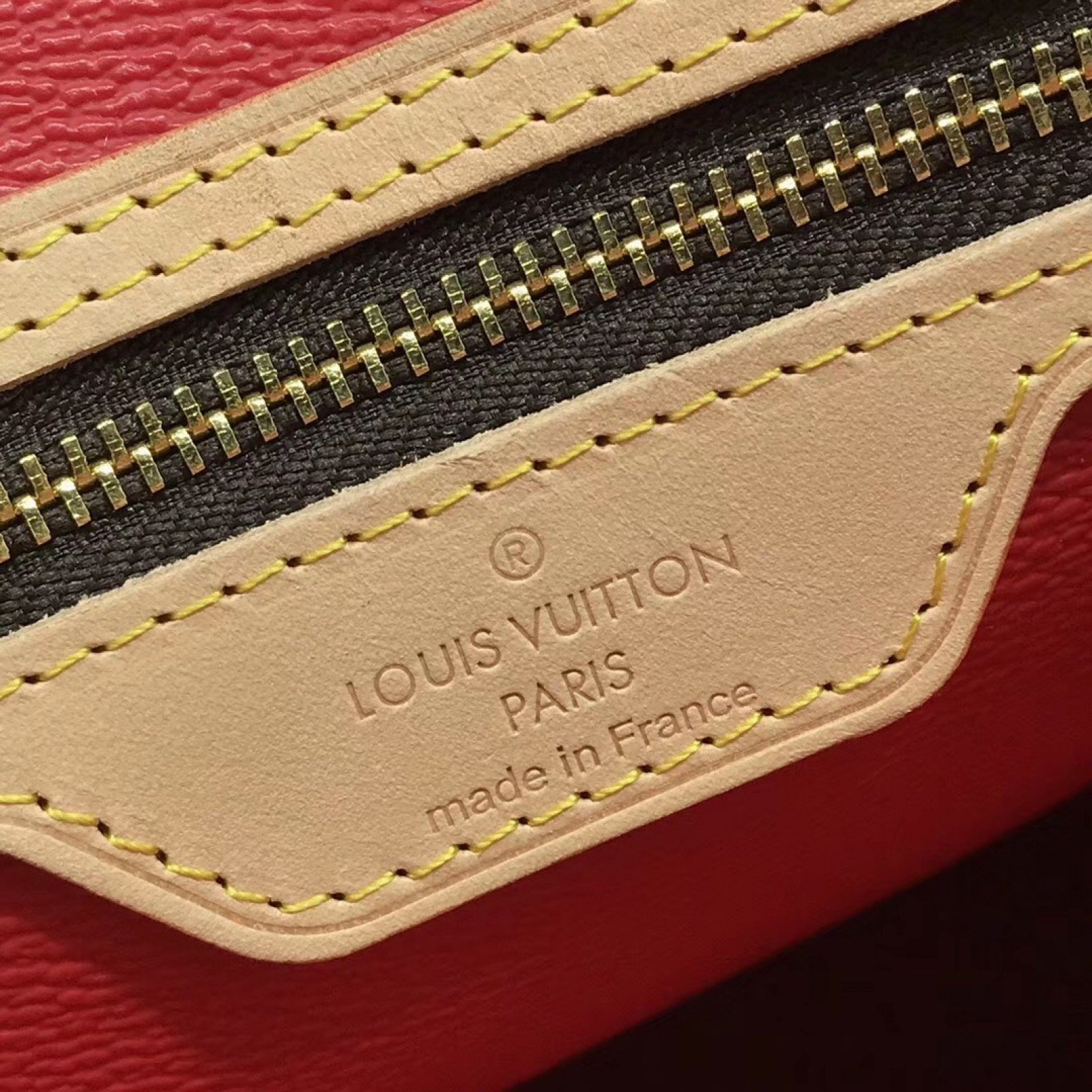 LV HANDBAG M42238YT