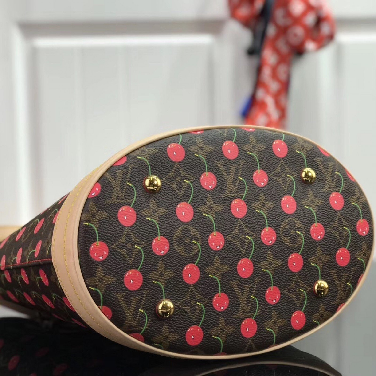 LV HANDBAG M42238YT