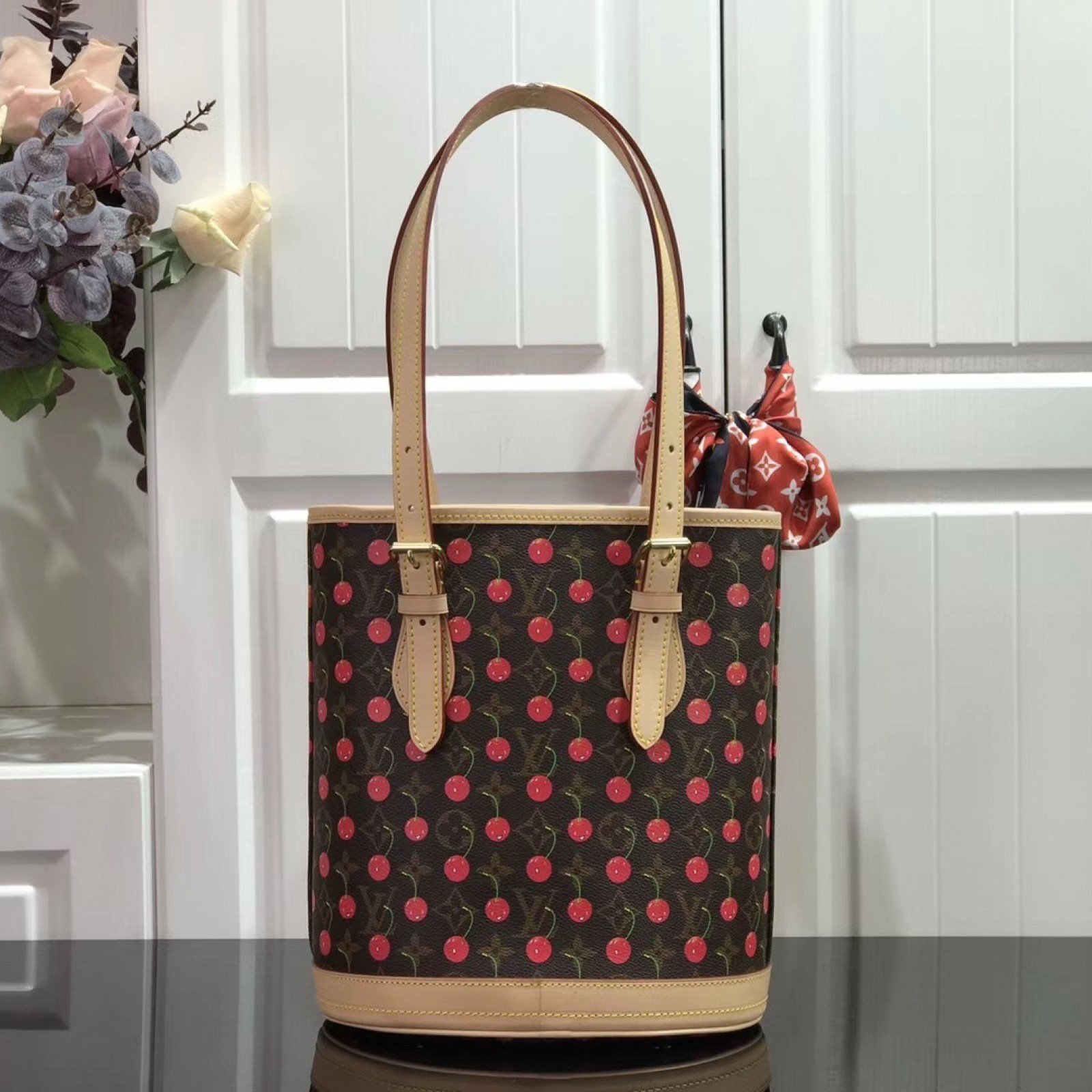 LV HANDBAG M42238YT