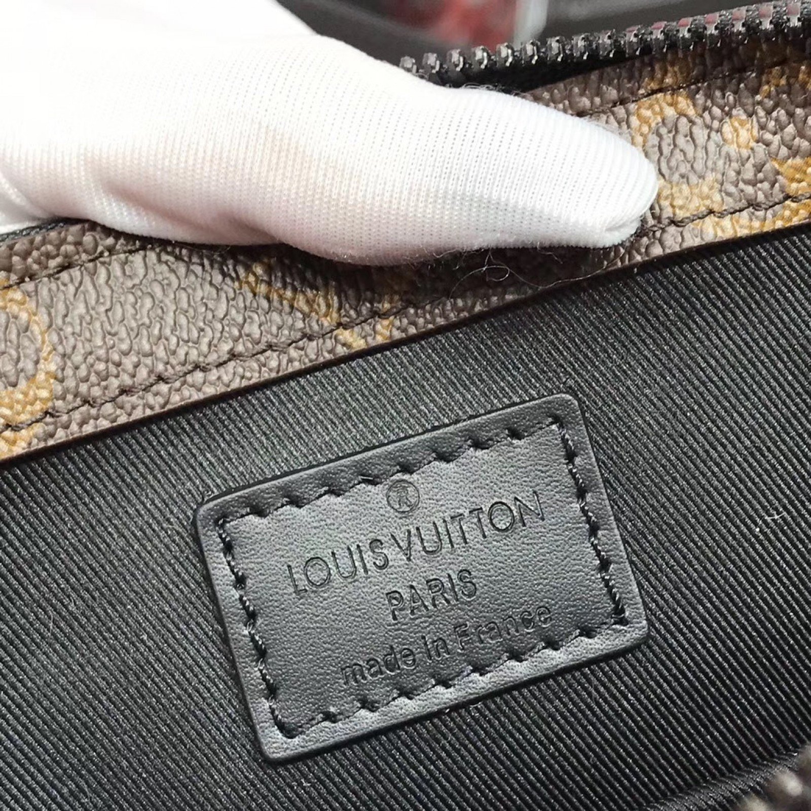 LV HANDBAG M44476