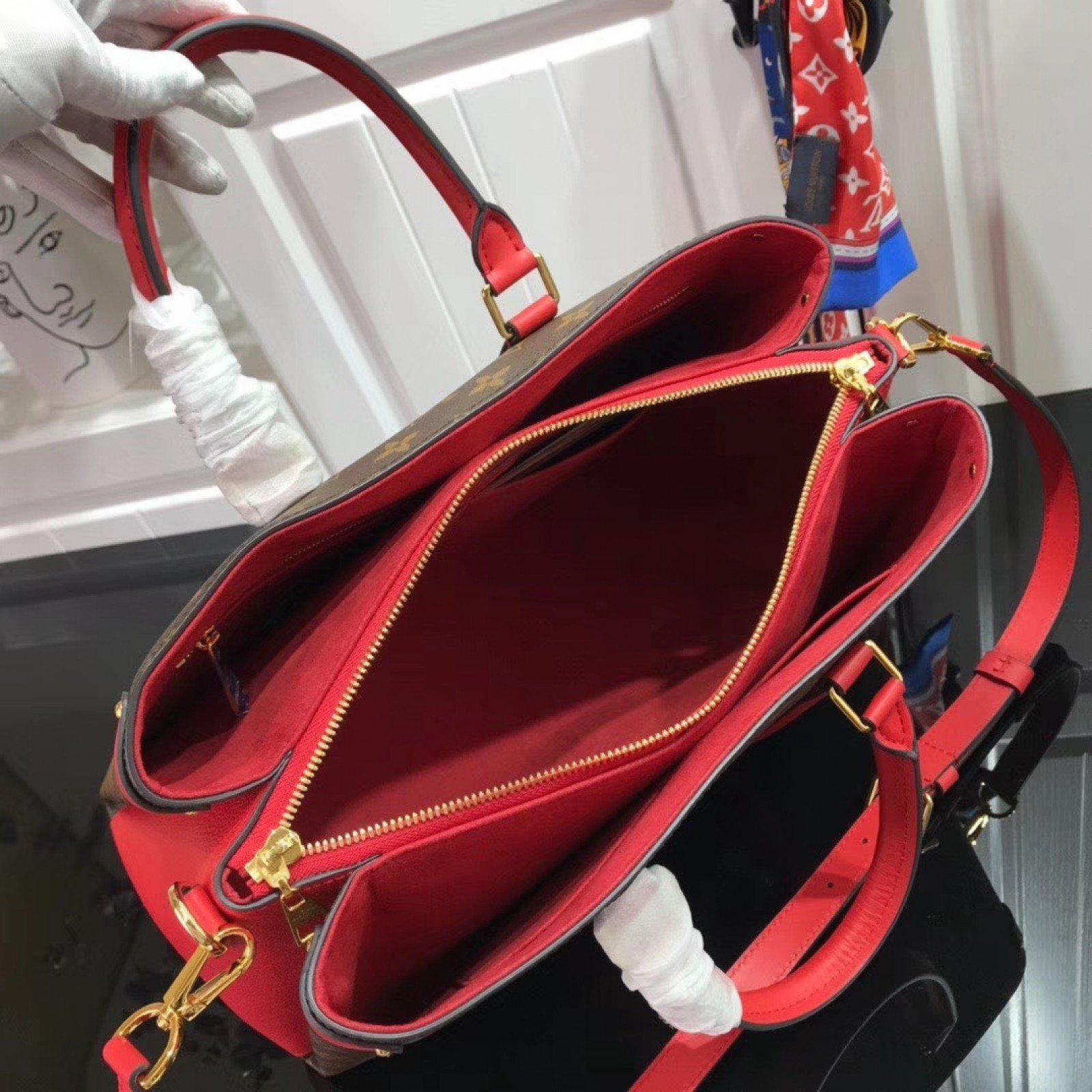 LV HANDBAG M44817