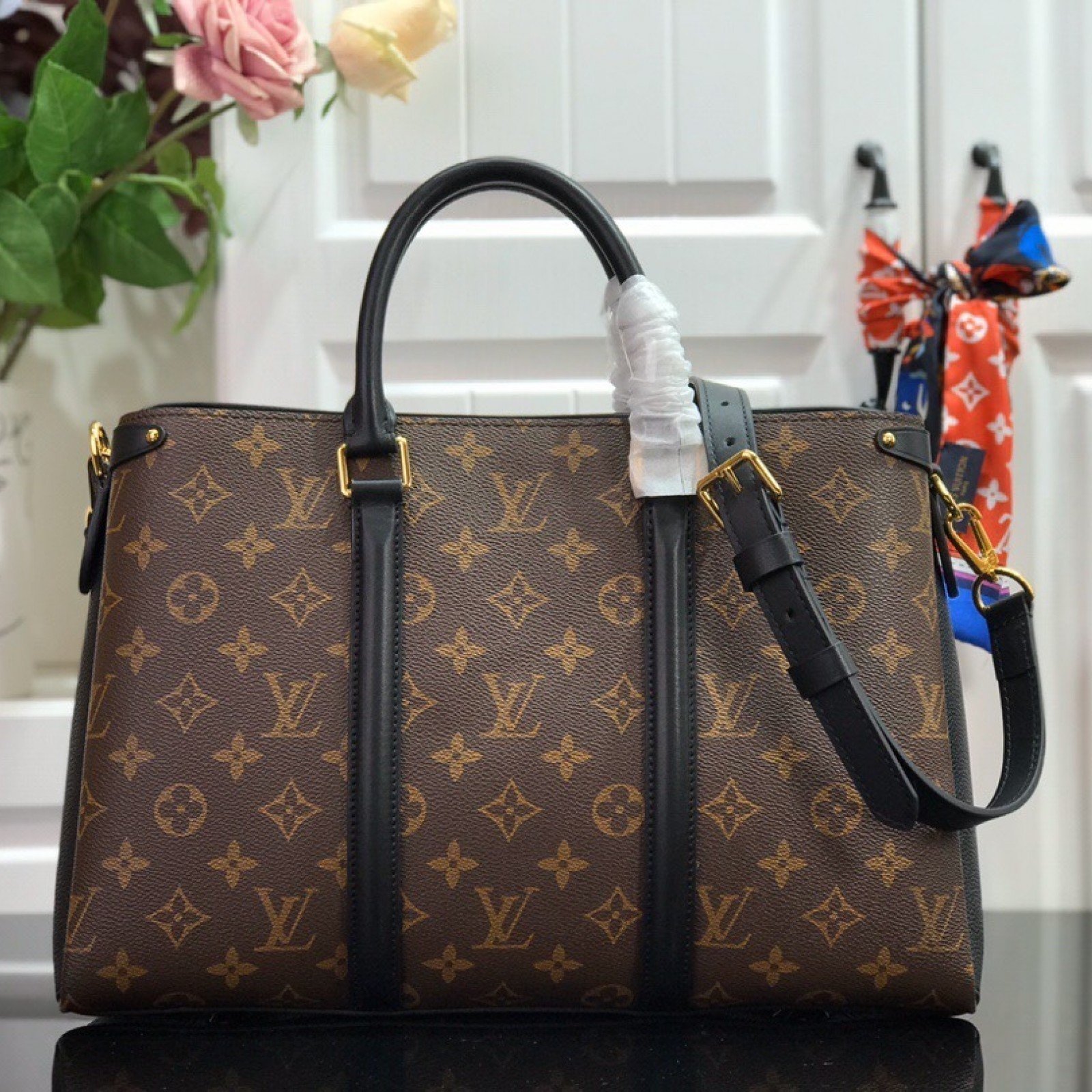 LV HANDBAG M44817