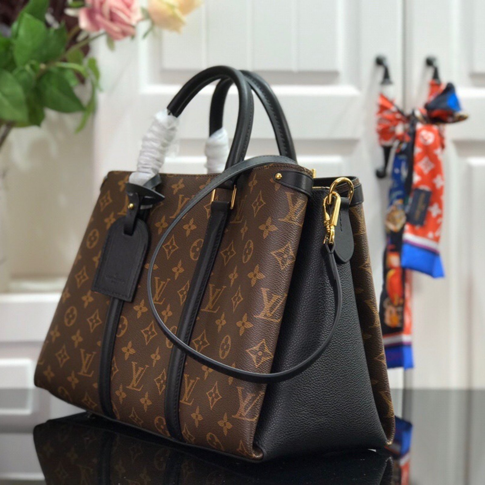 LV HANDBAG M44817