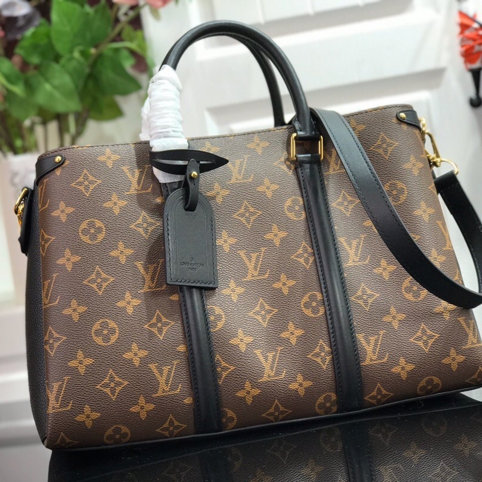 LV HANDBAG M44817