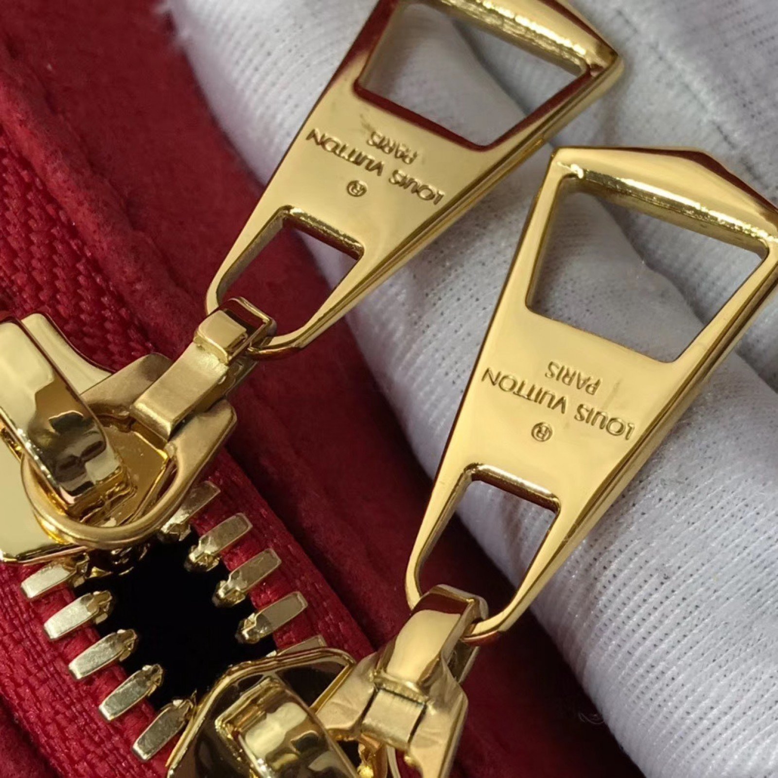 LV HANDBAG M44817