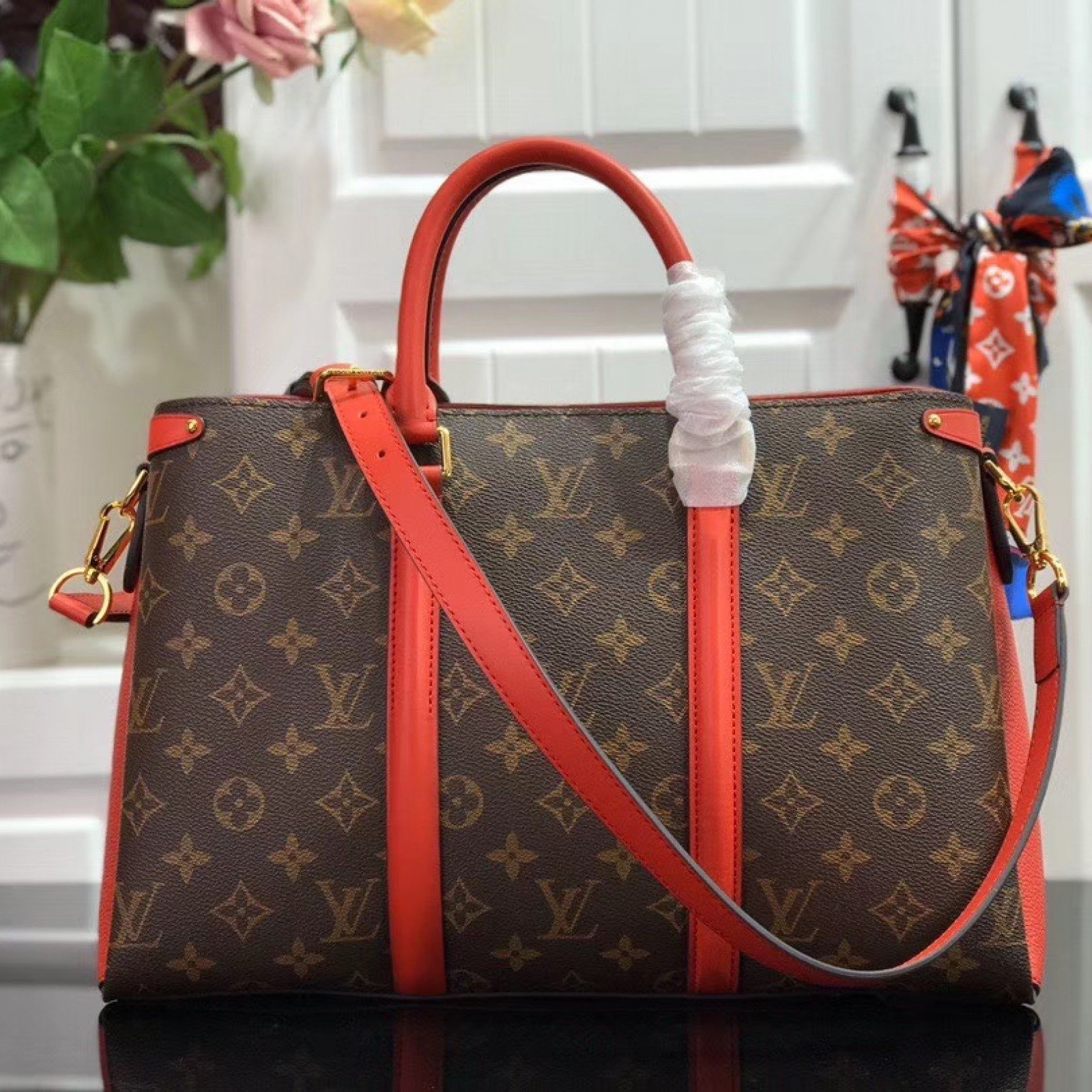 LV HANDBAG M44817