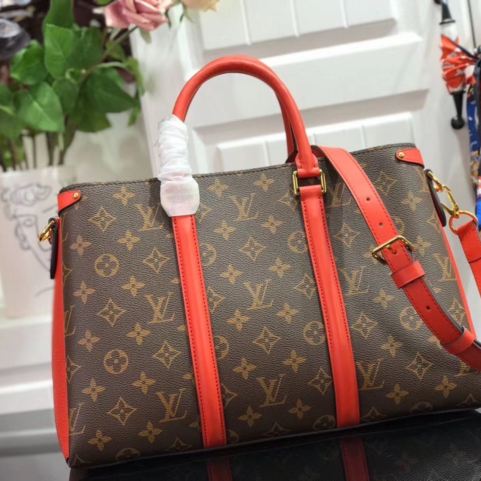 LV HANDBAG M44817