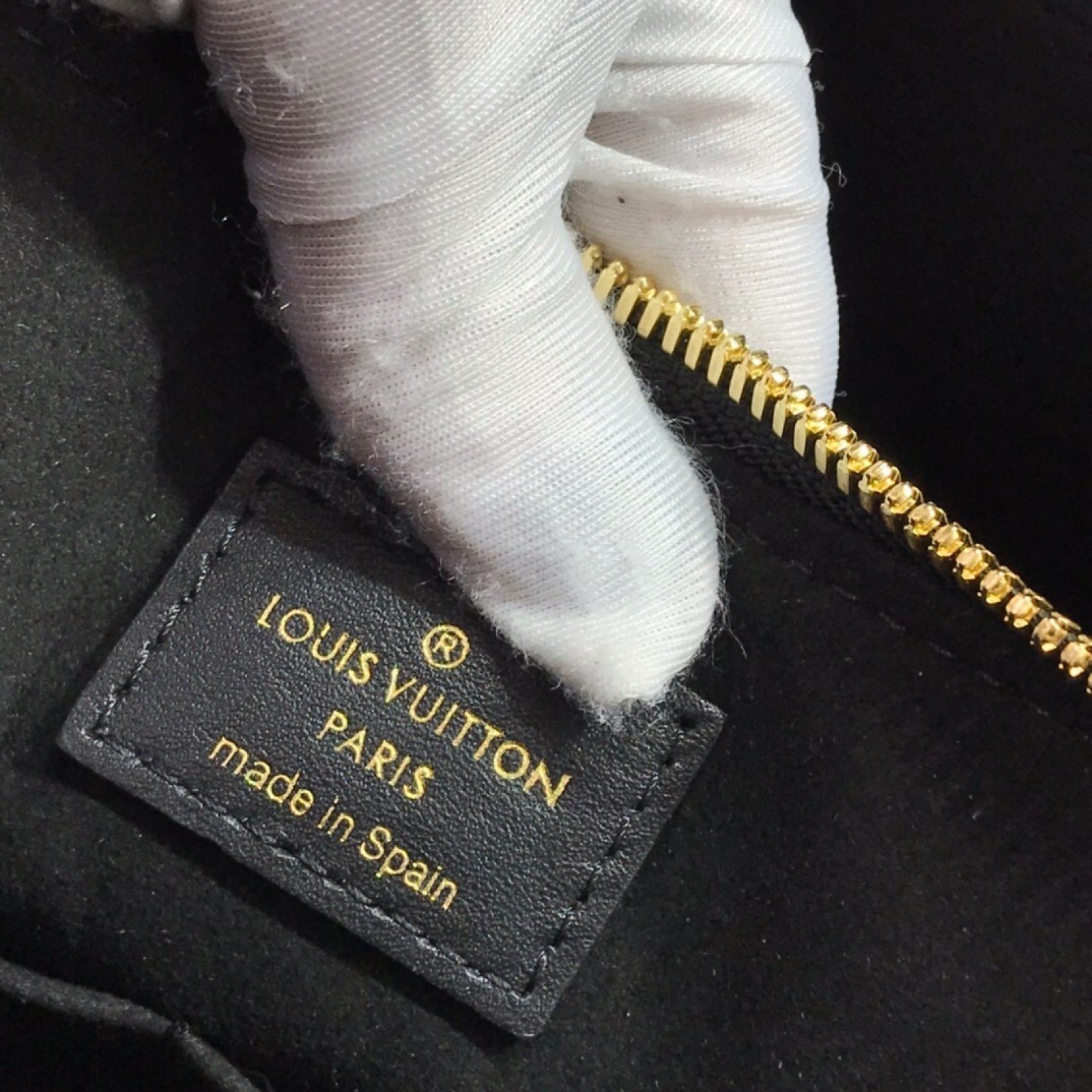 LV HANDBAG M44817