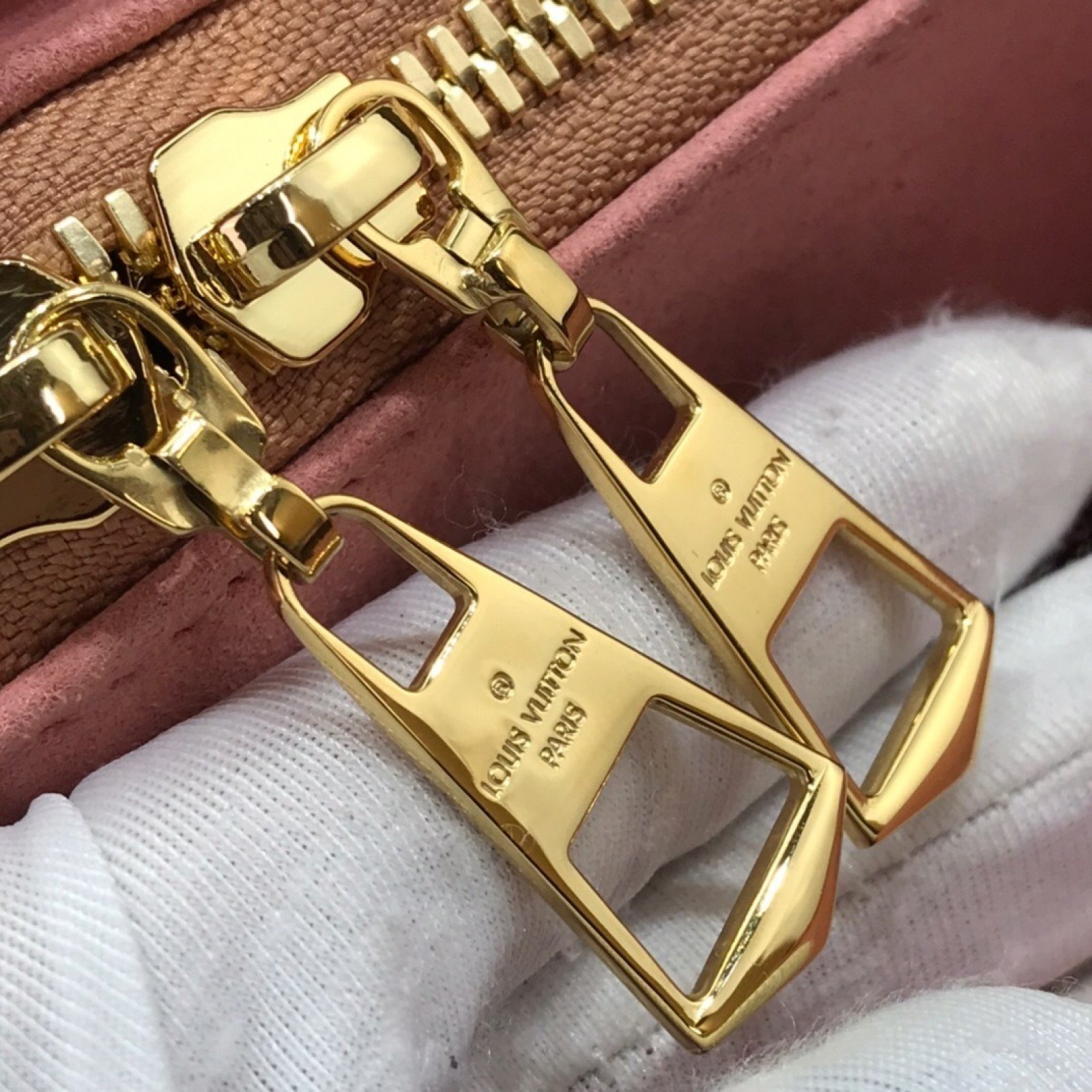 LV HANDBAG M44898